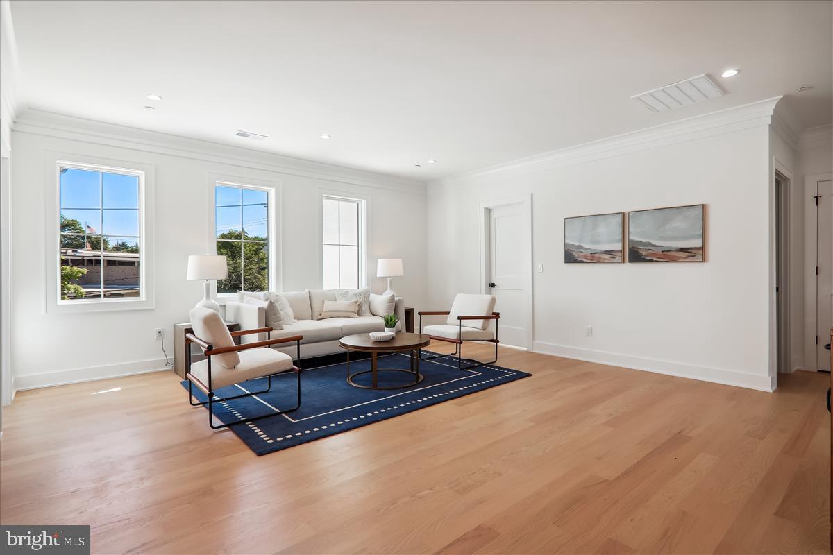 GEORGETOWN VILLAGE - Residential