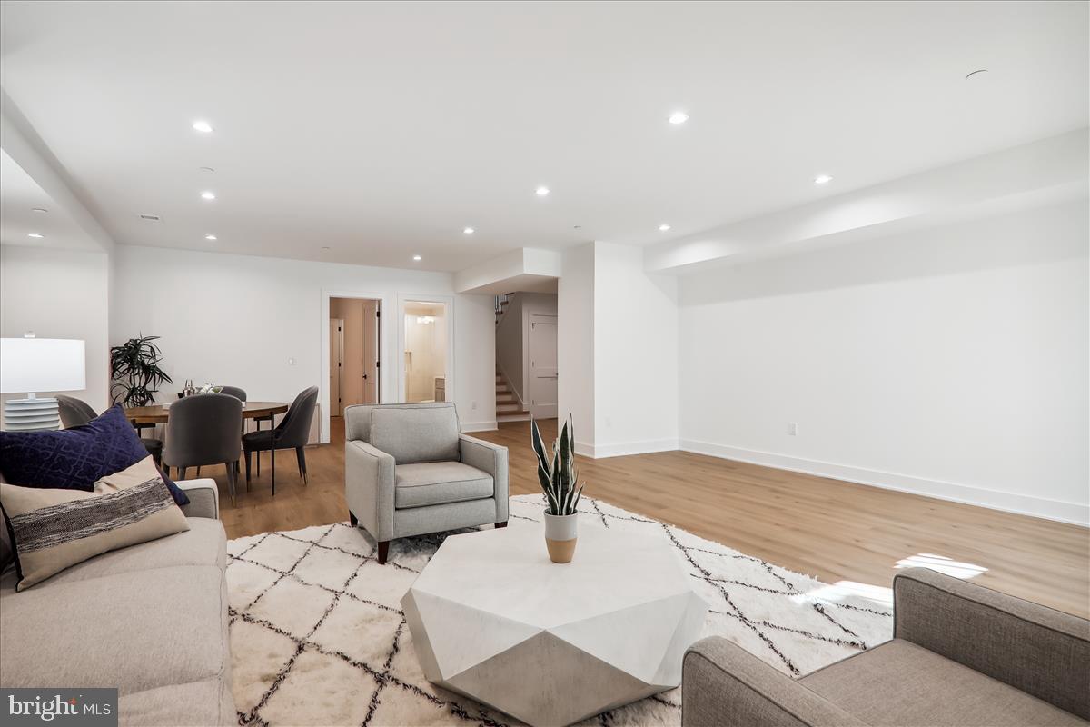 GEORGETOWN VILLAGE - Residential