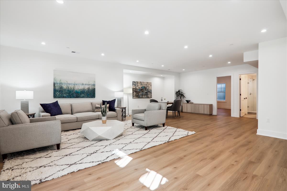 GEORGETOWN VILLAGE - Residential