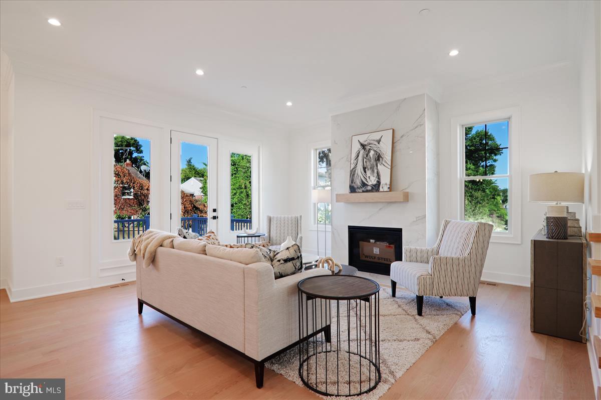 GEORGETOWN VILLAGE - Residential