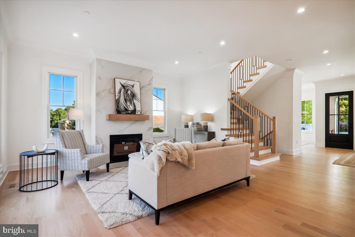 GEORGETOWN VILLAGE - Residential