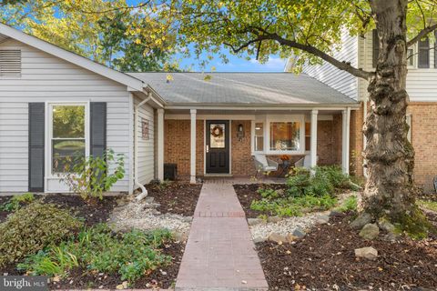 Photo of 203 N Lincoln Ave, STERLING, VA 20164 (MLS # VALO2108452)