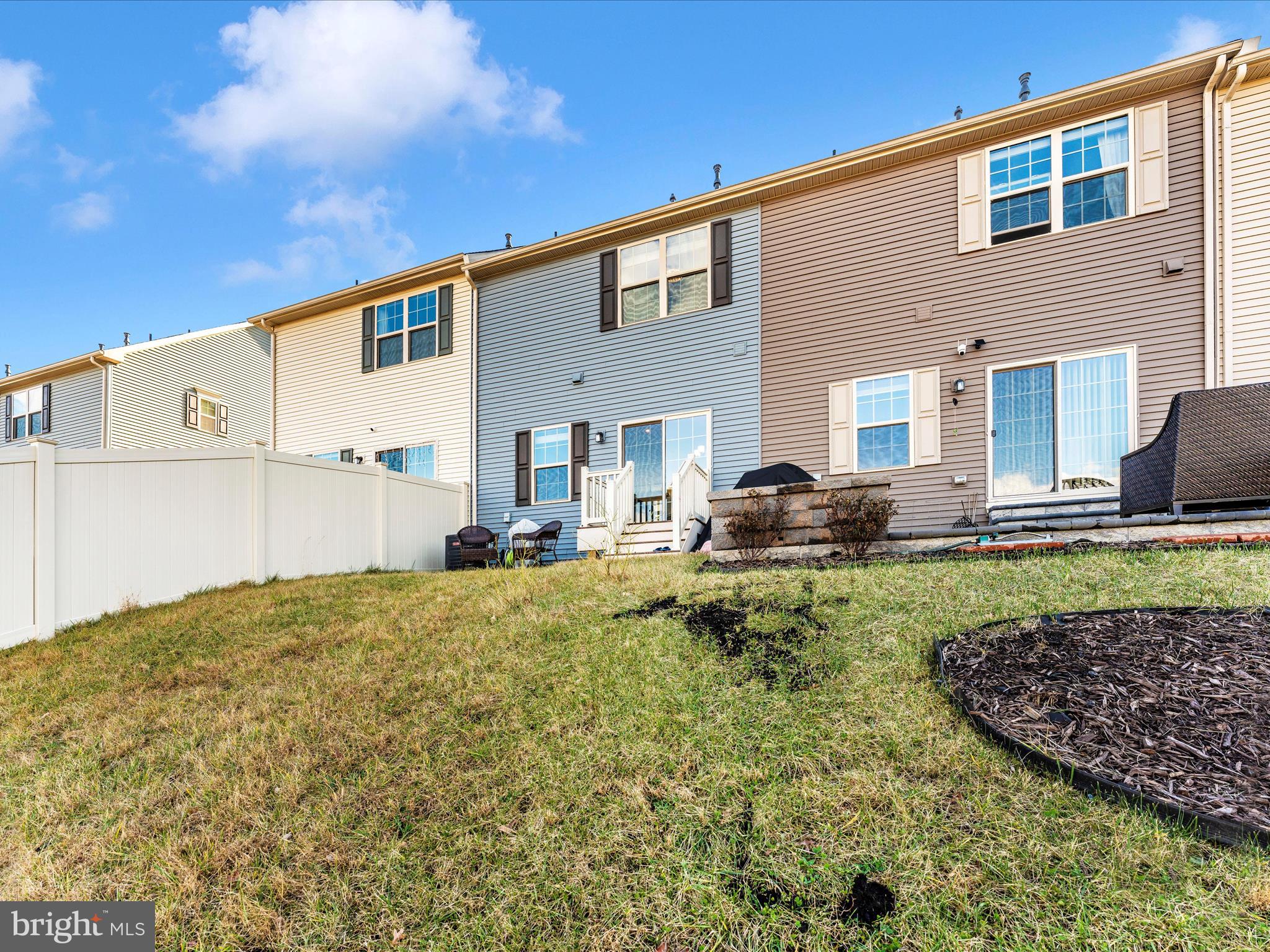 LAKE LINGANORE - Residential