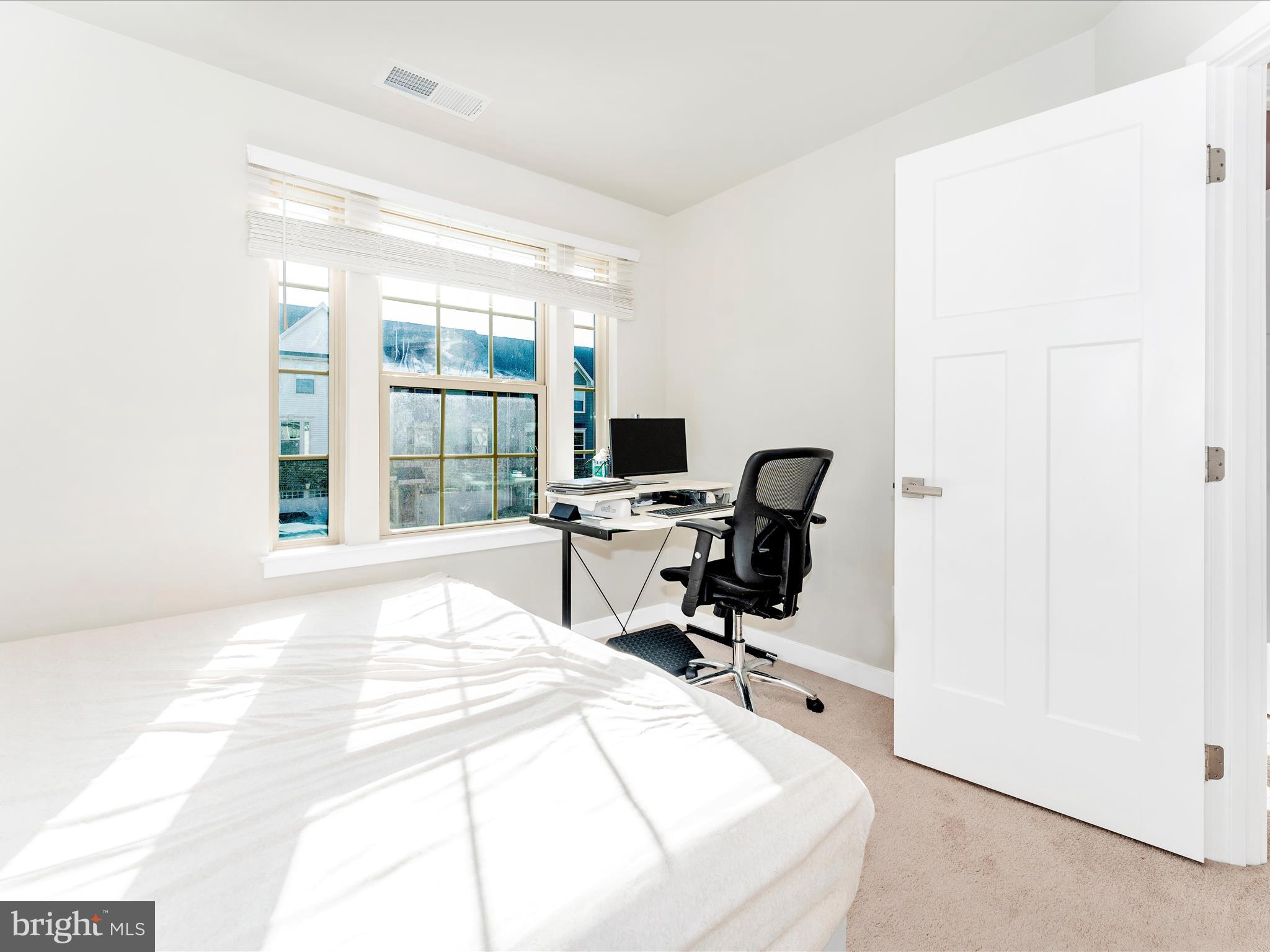 LAKE LINGANORE - Residential