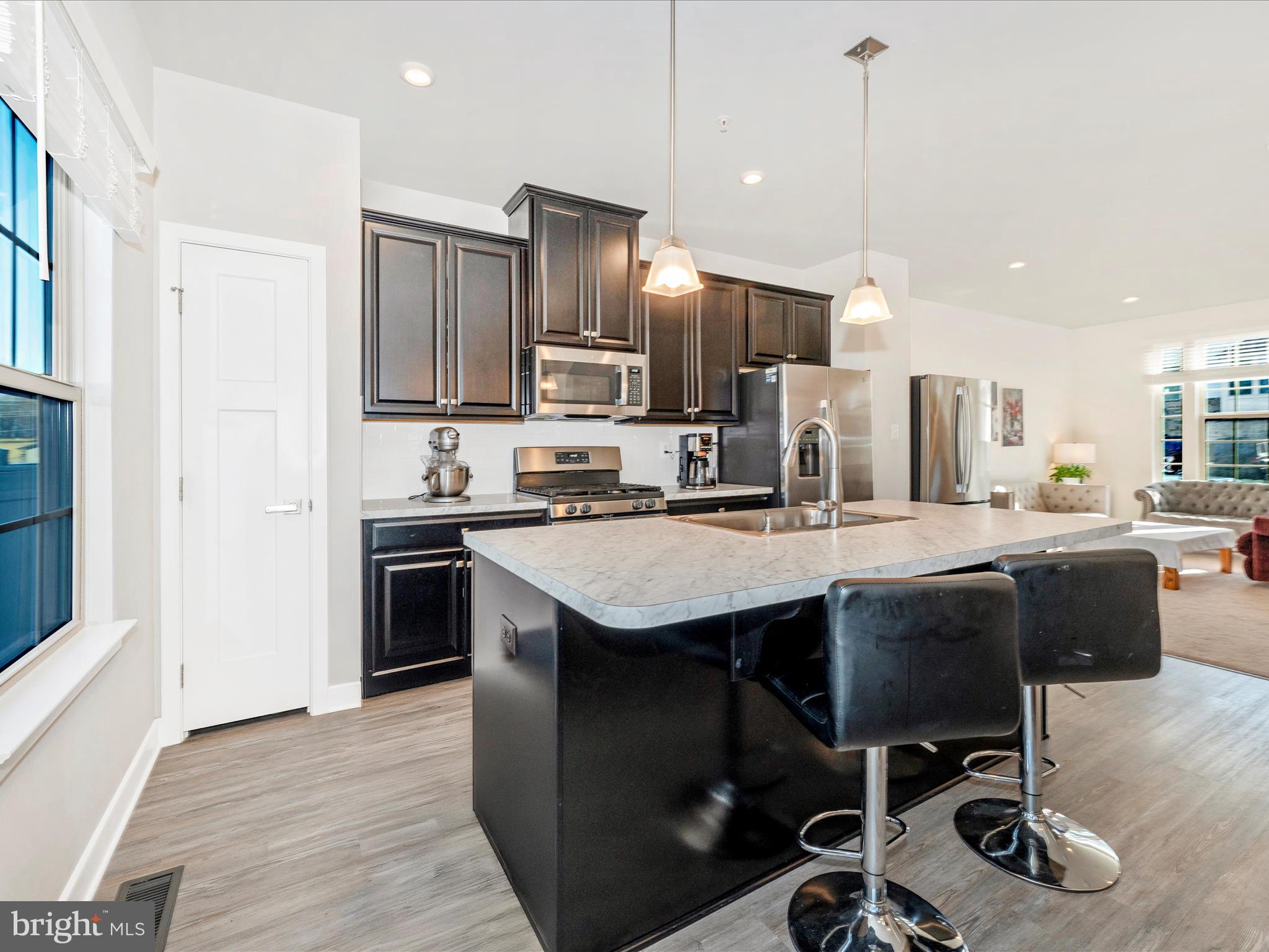 LAKE LINGANORE - Residential