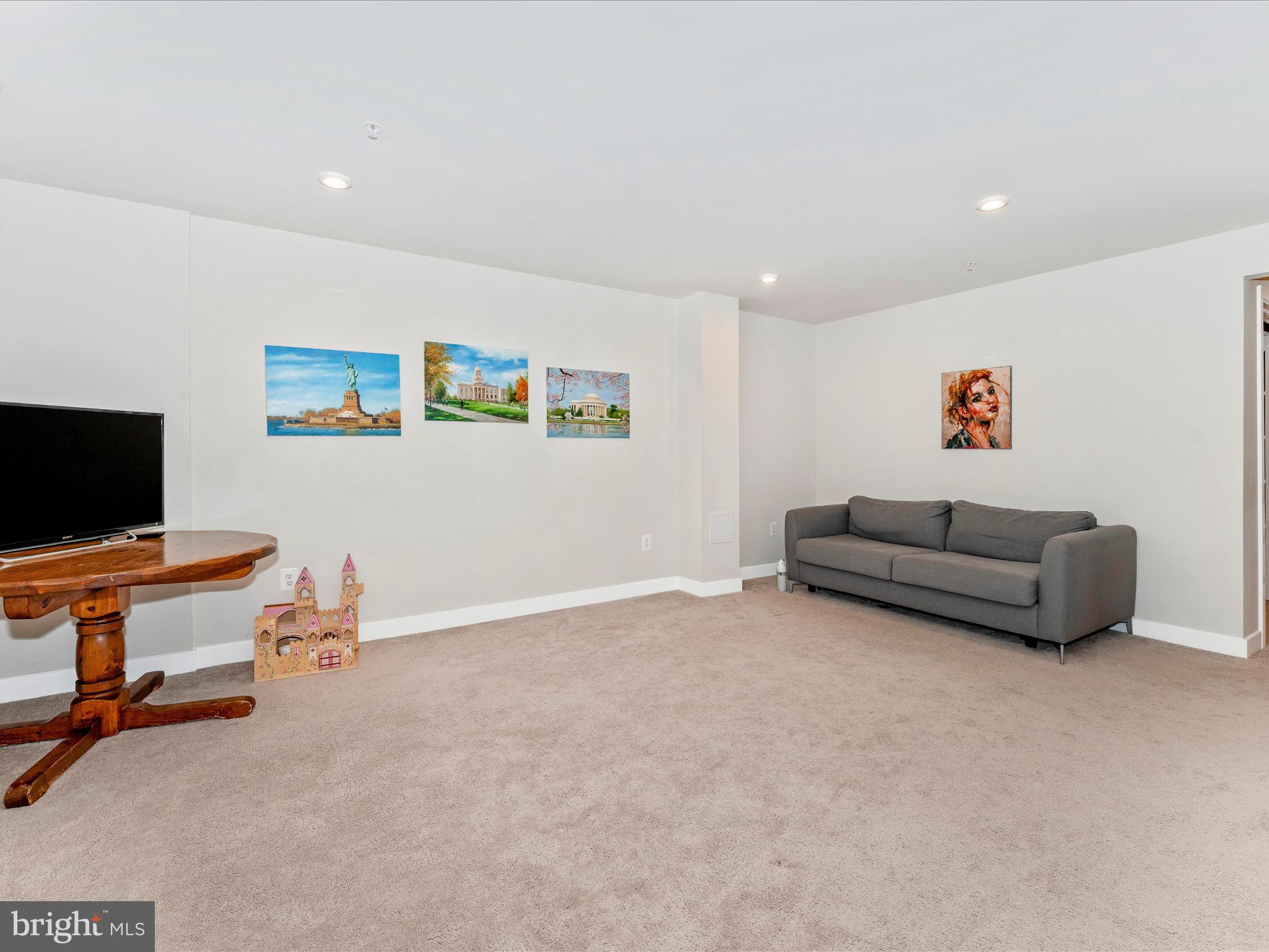 LAKE LINGANORE - Residential