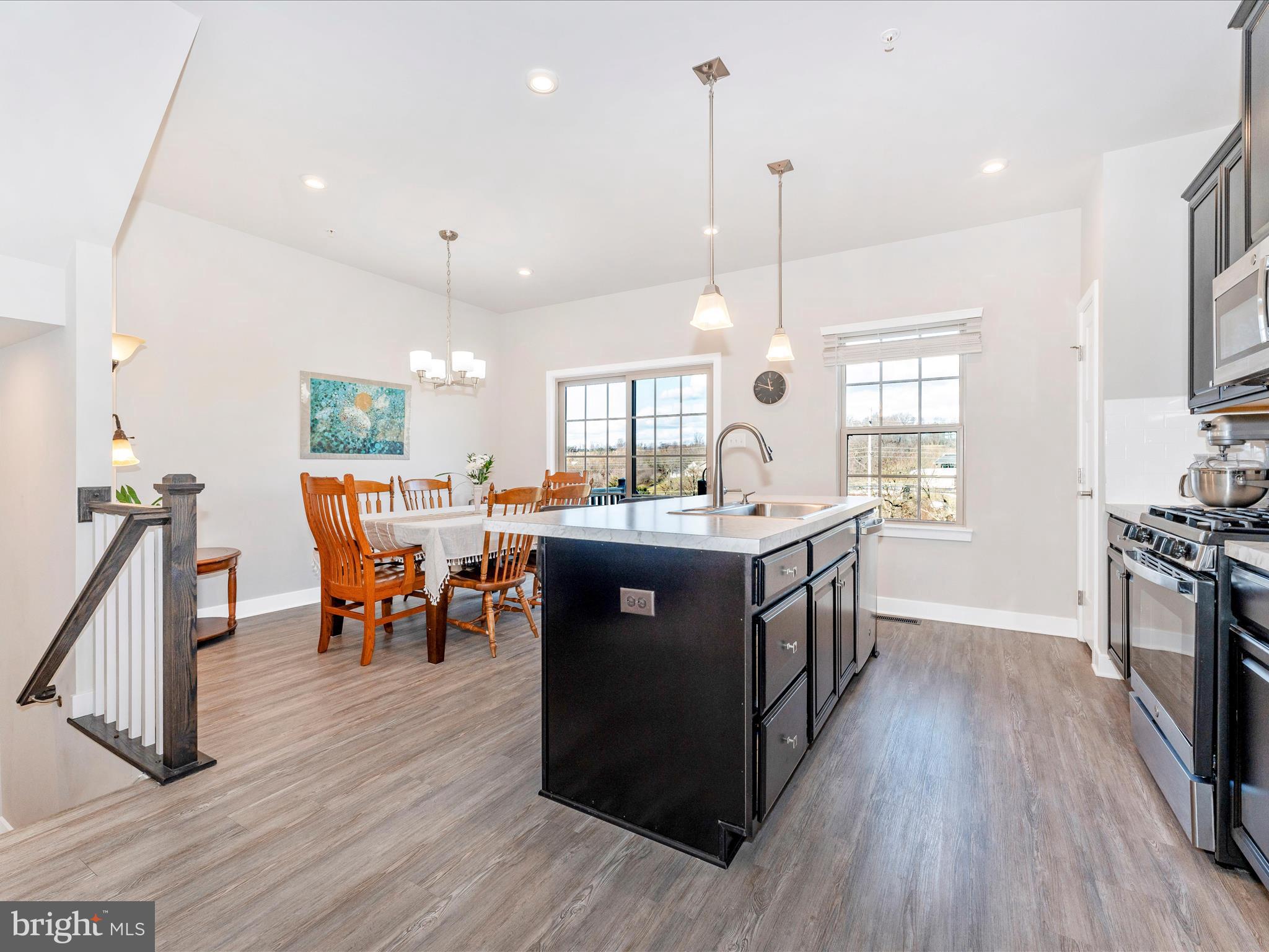 LAKE LINGANORE - Residential