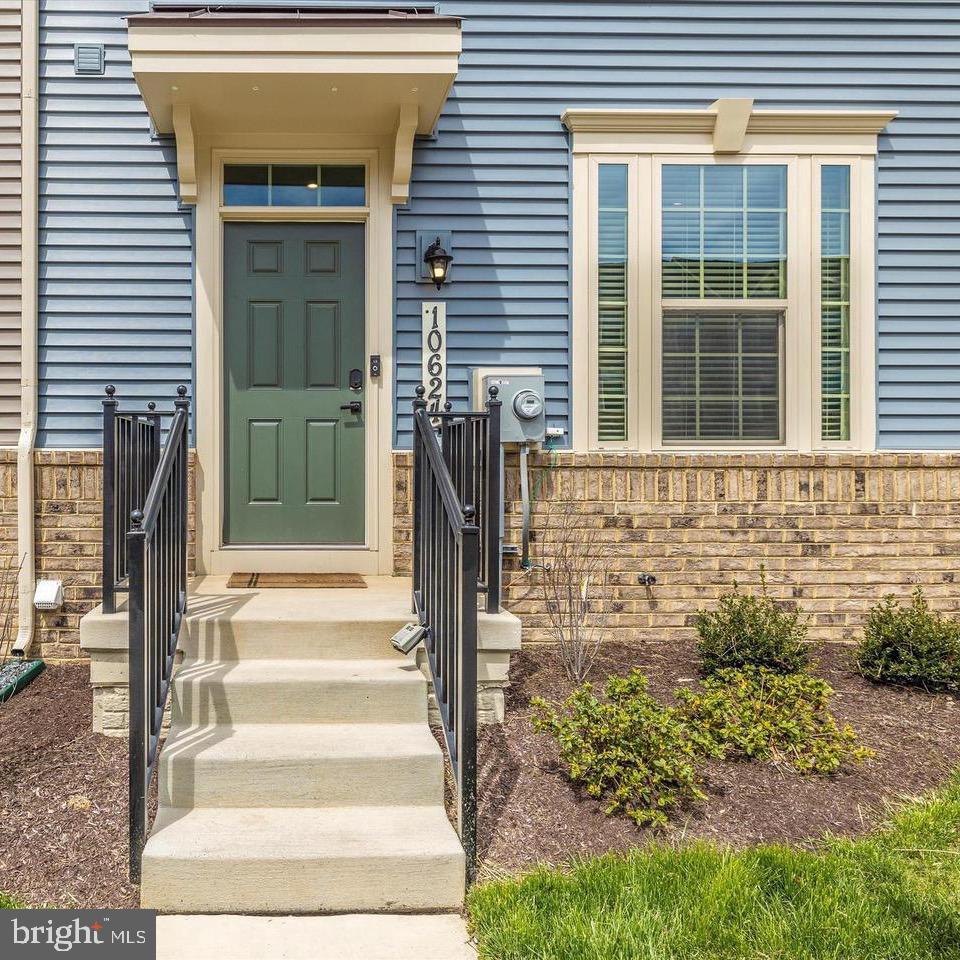 LAKE LINGANORE - Residential