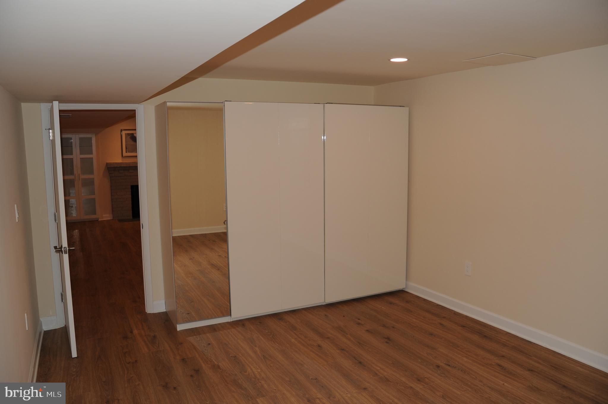 ROSEMONT - Residential Lease