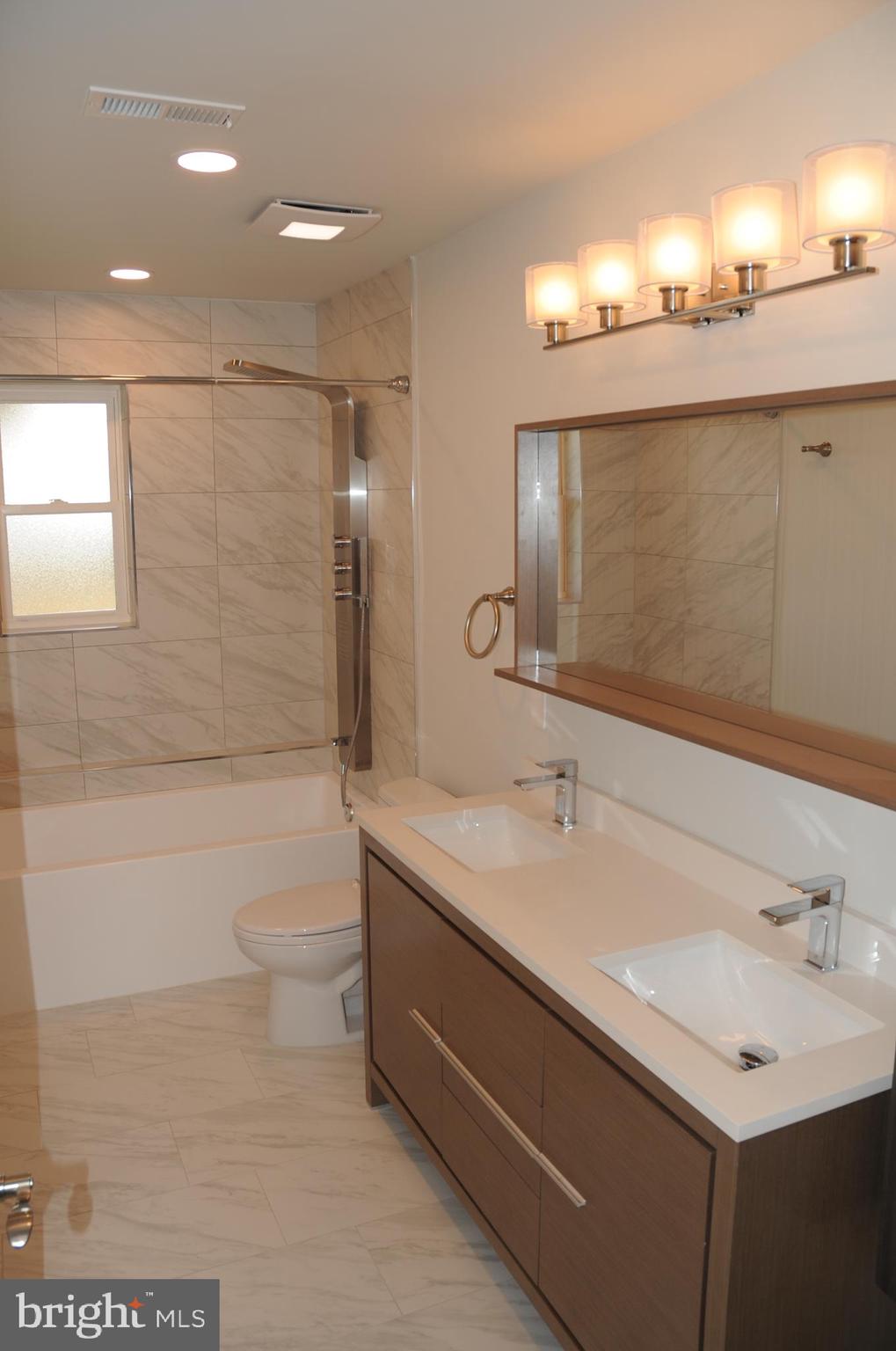 ROSEMONT - Residential Lease