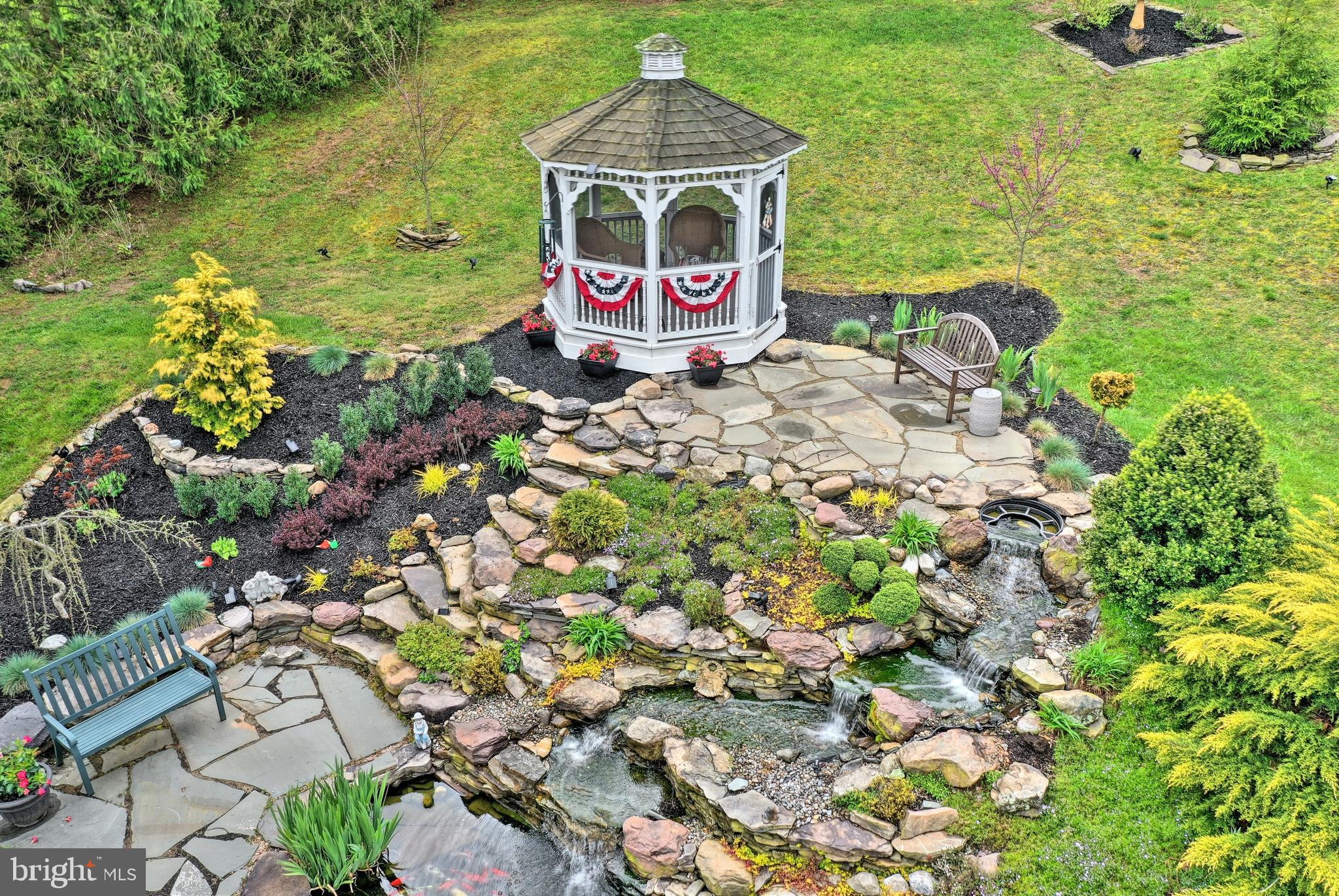 COLONIAL MEADOWS - Residential
