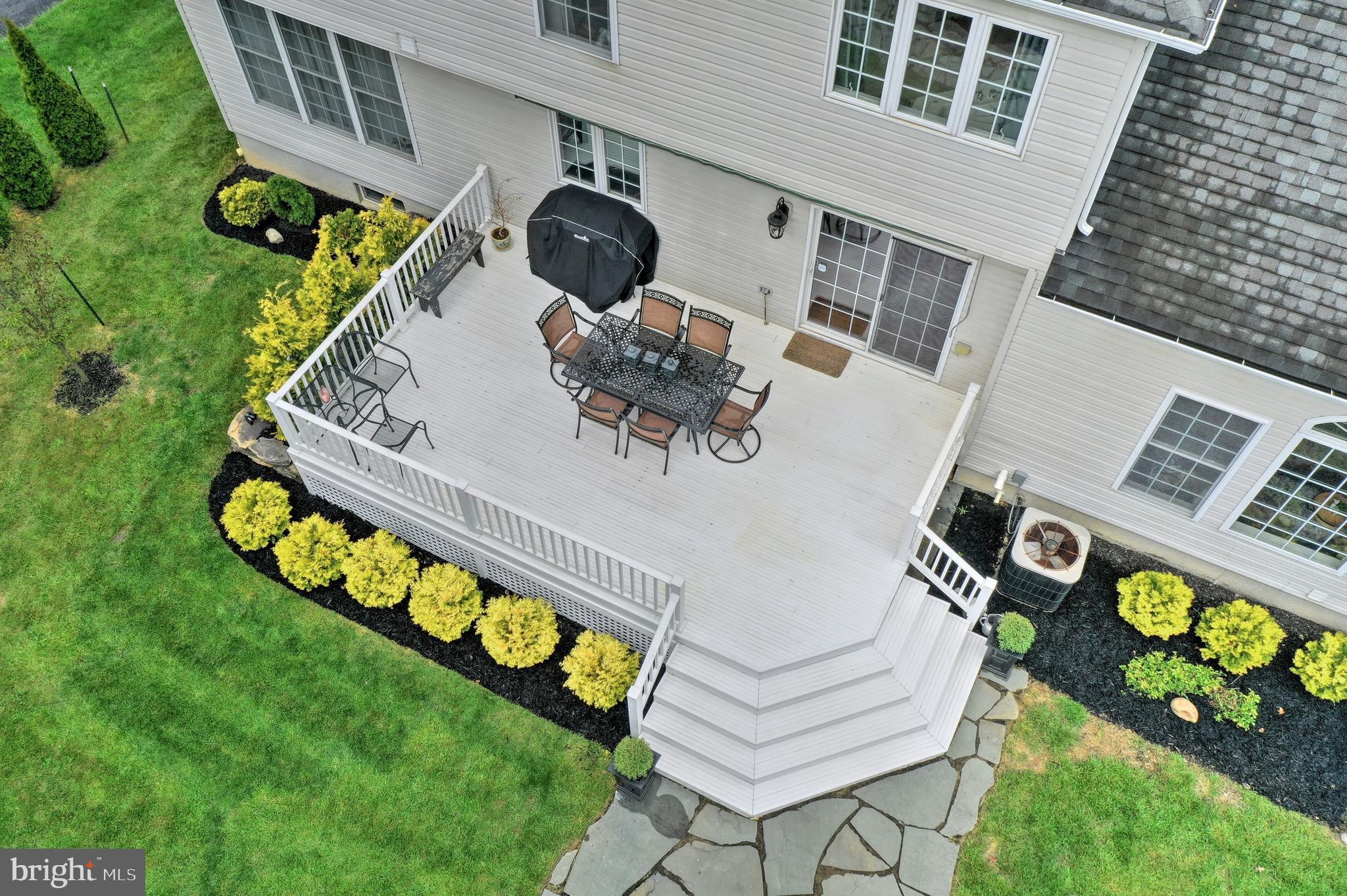 COLONIAL MEADOWS - Residential