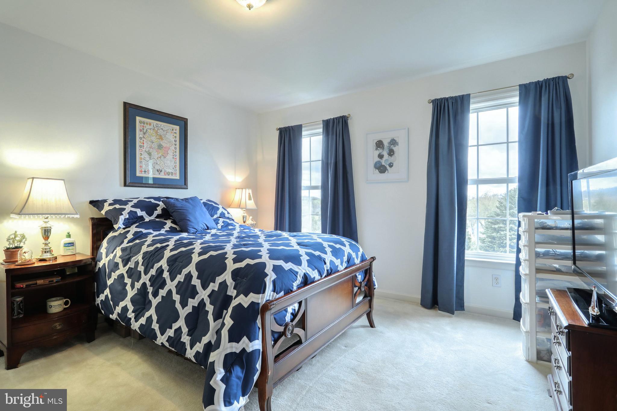 COLONIAL MEADOWS - Residential