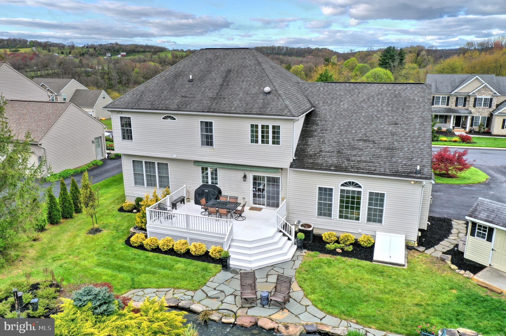 COLONIAL MEADOWS - Residential