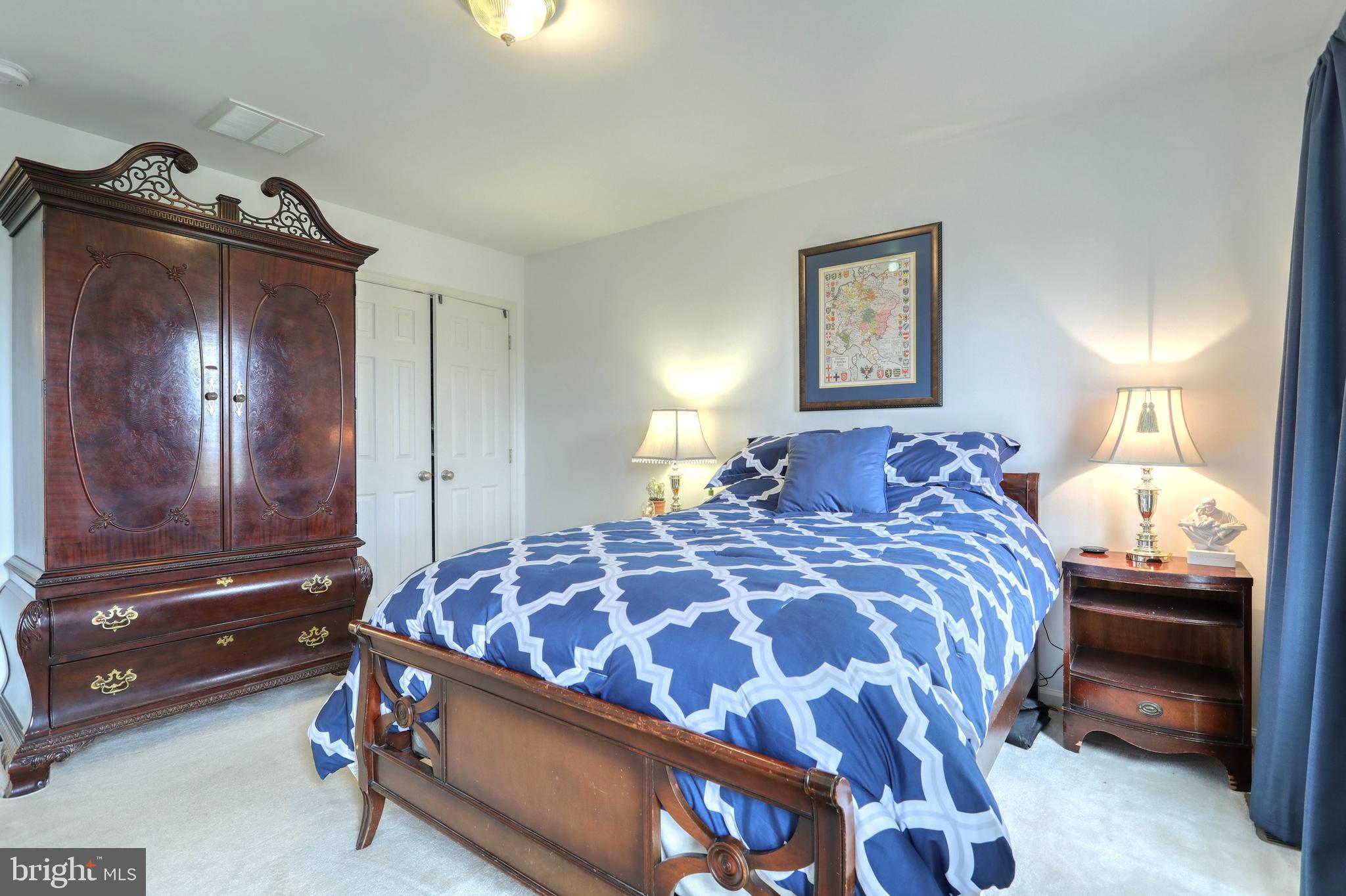COLONIAL MEADOWS - Residential