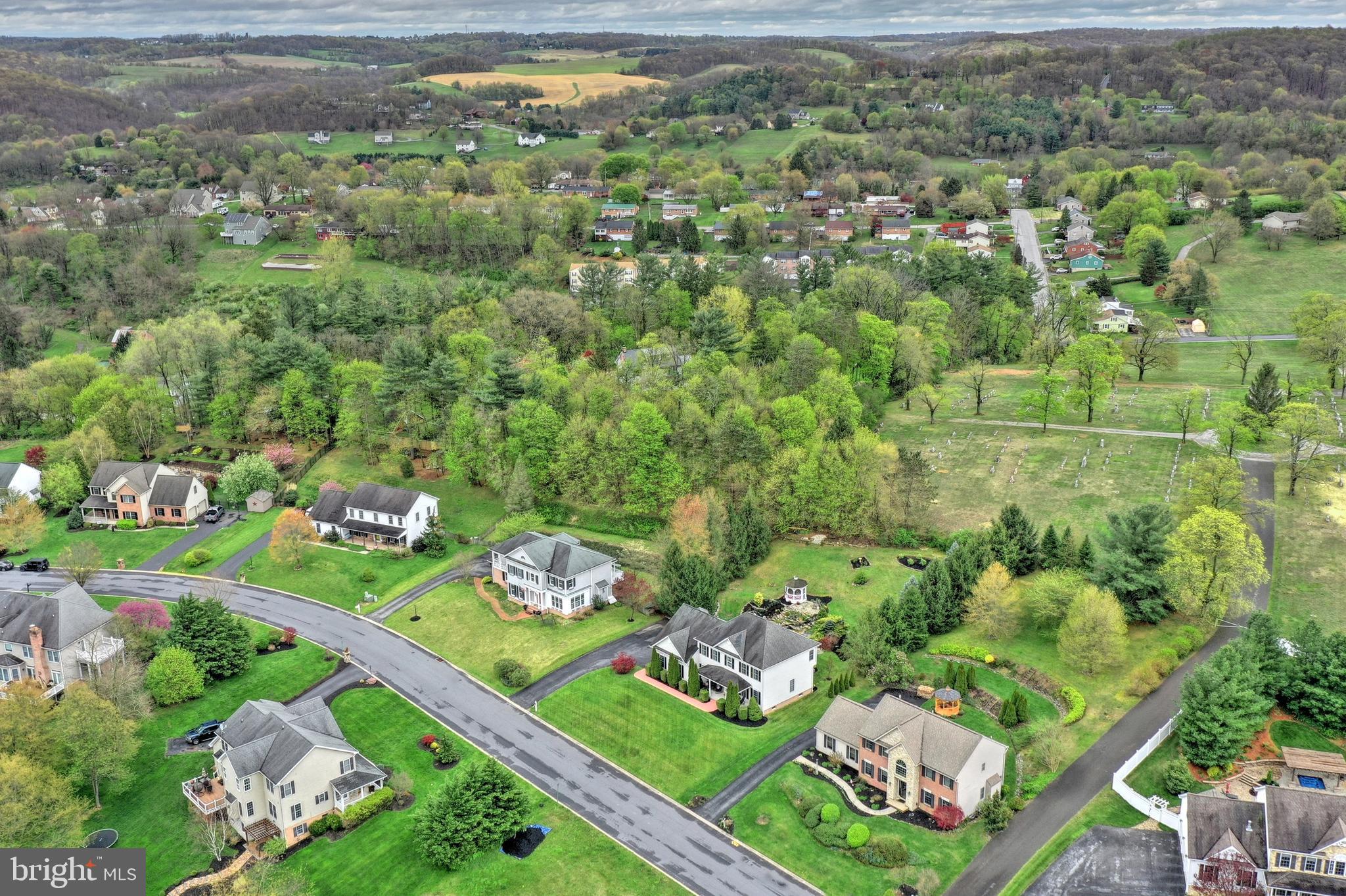 COLONIAL MEADOWS - Residential