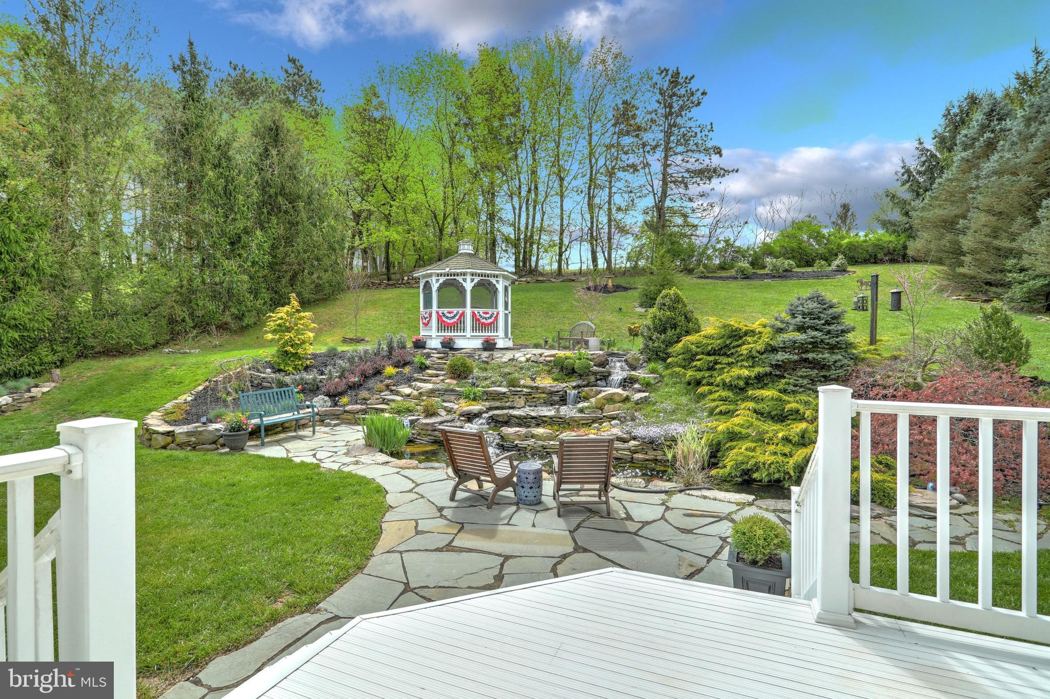 COLONIAL MEADOWS - Residential