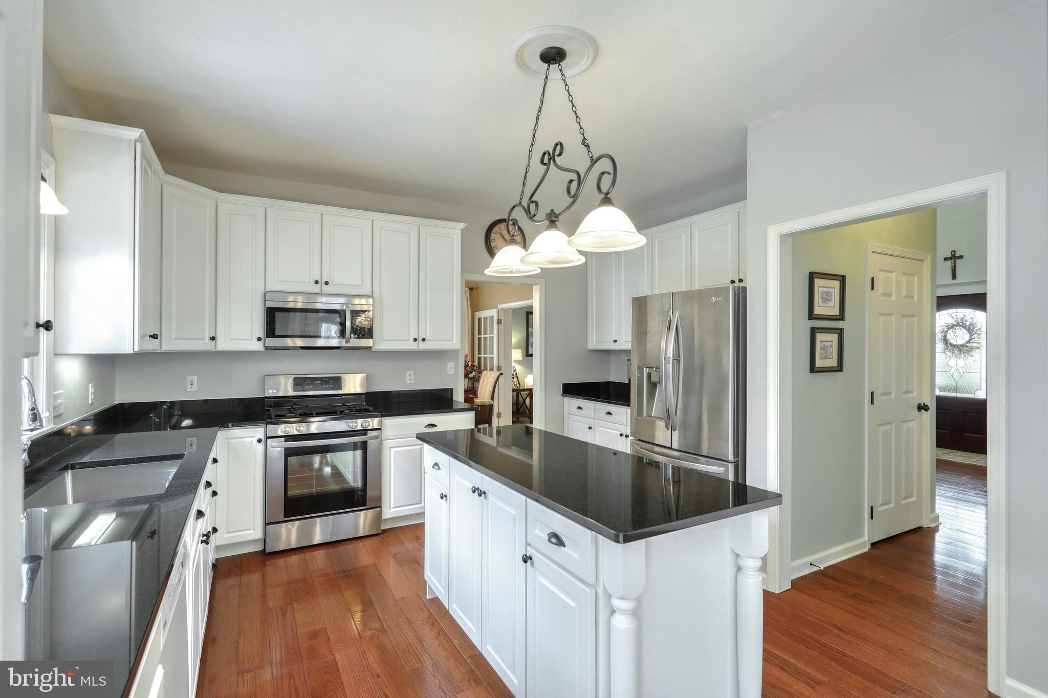 COLONIAL MEADOWS - Residential