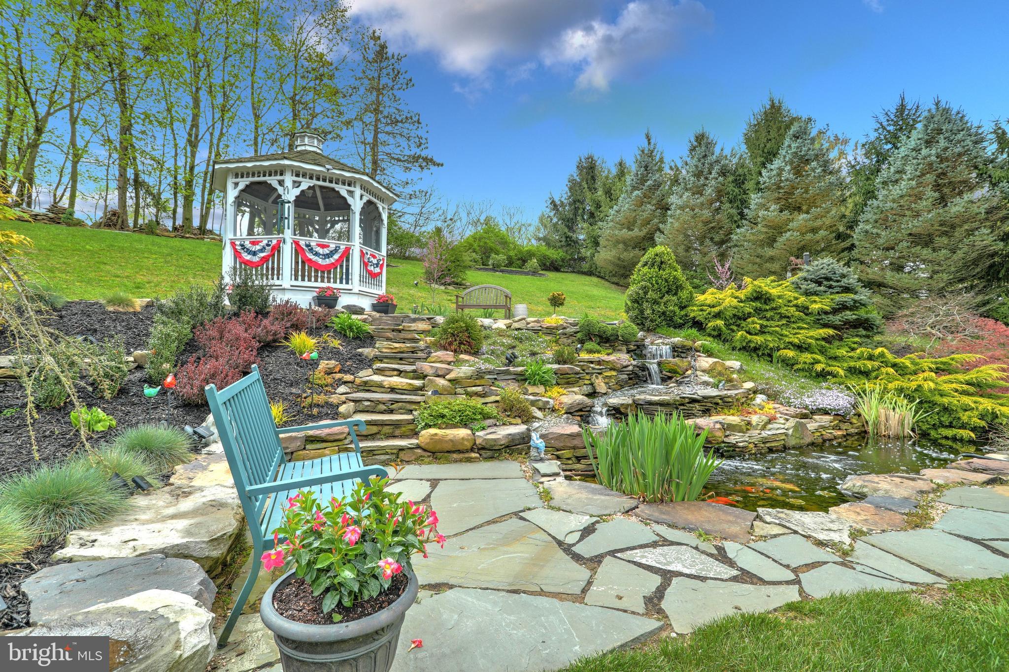 COLONIAL MEADOWS - Residential
