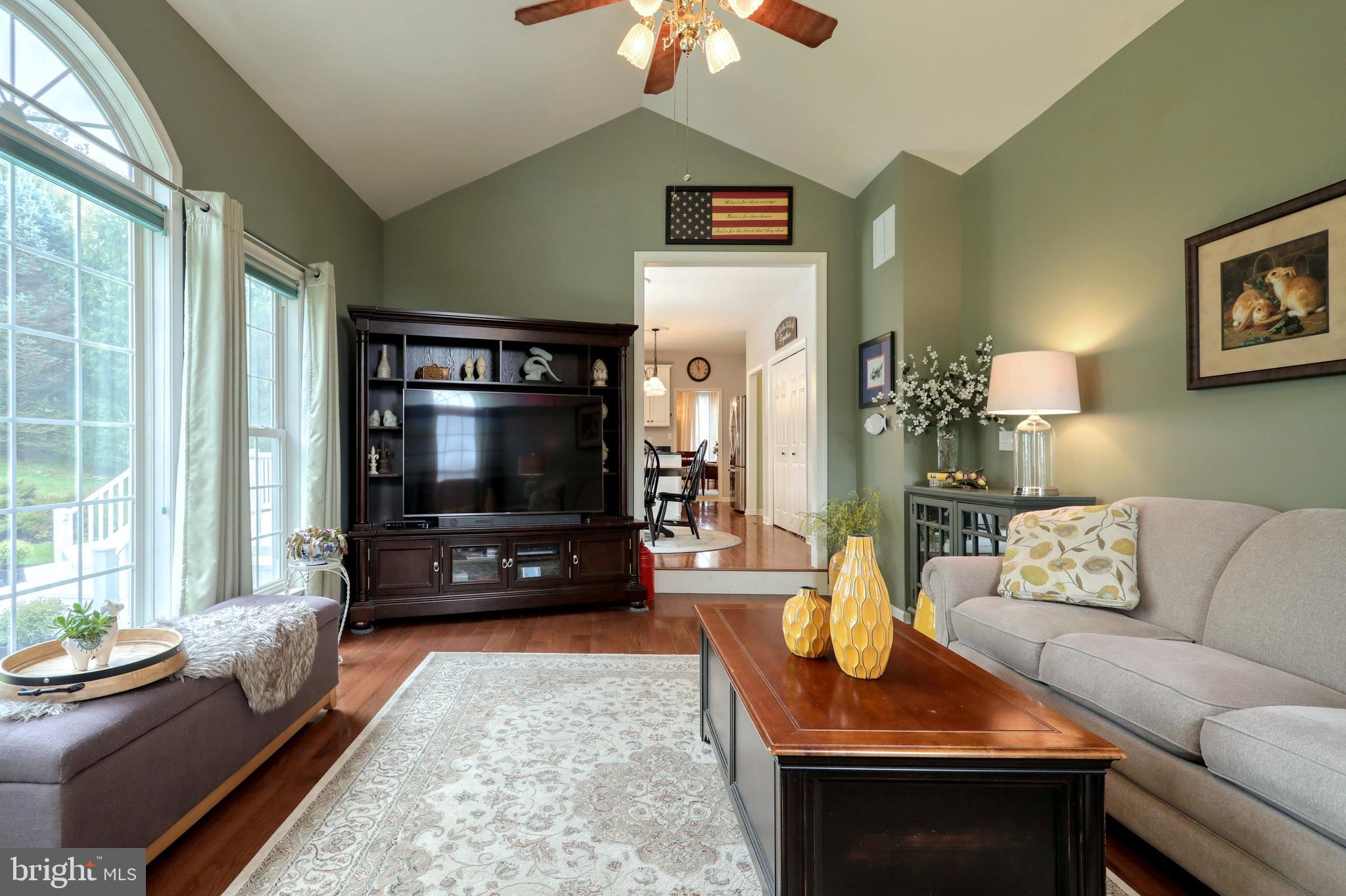 COLONIAL MEADOWS - Residential
