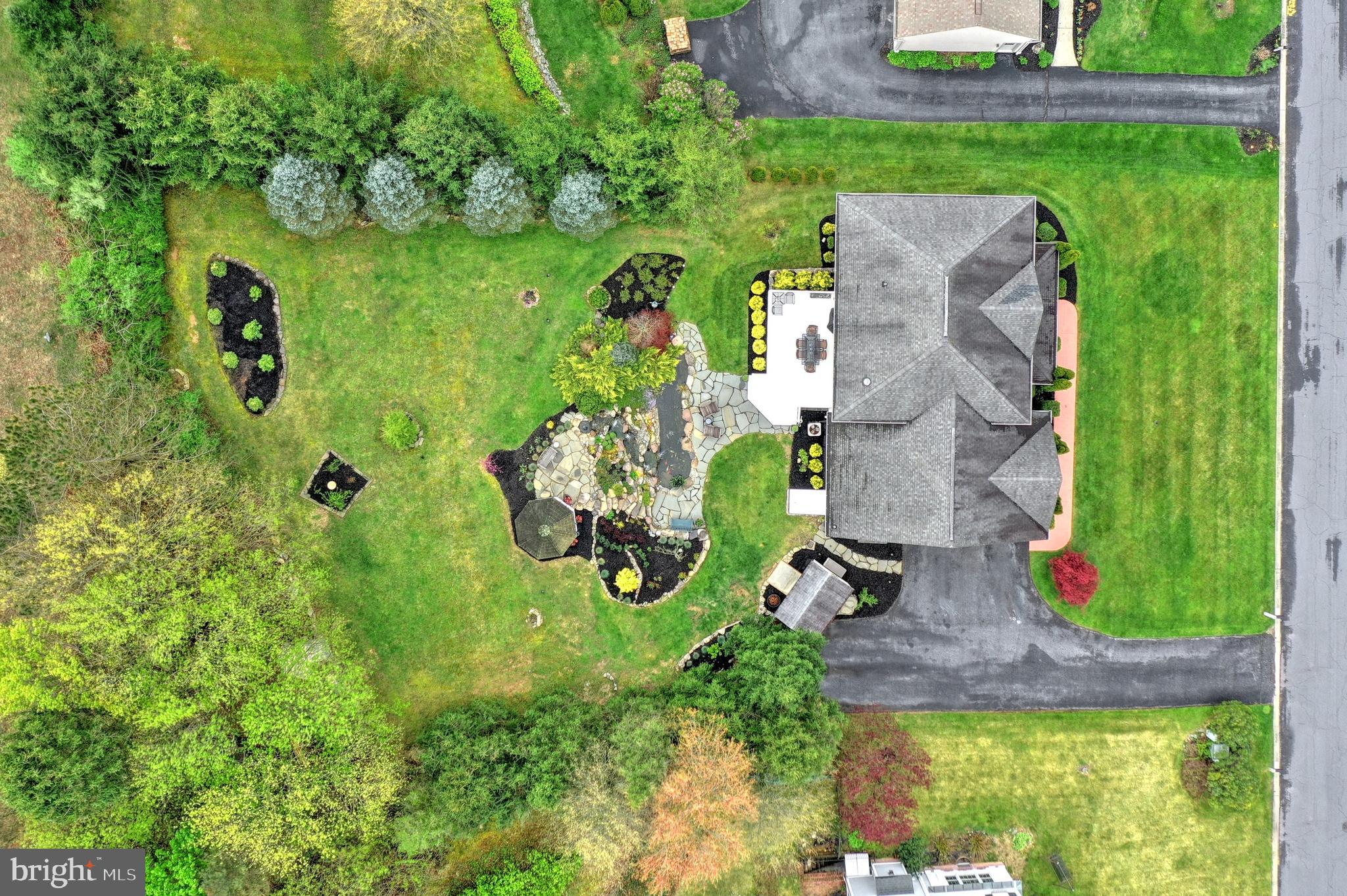 COLONIAL MEADOWS - Residential
