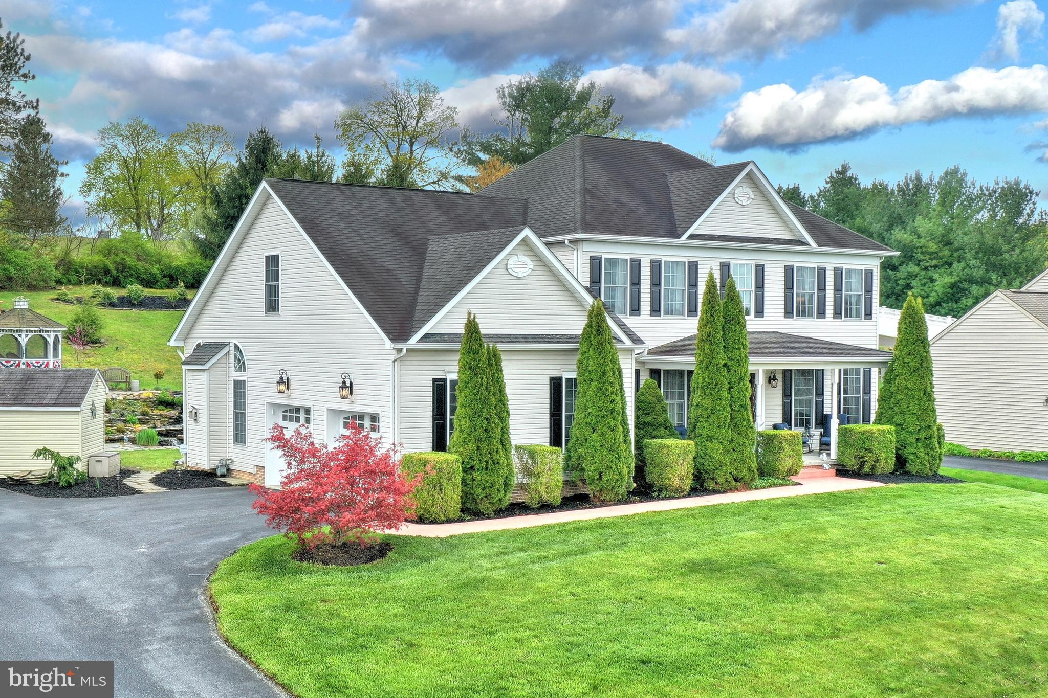 COLONIAL MEADOWS - Residential