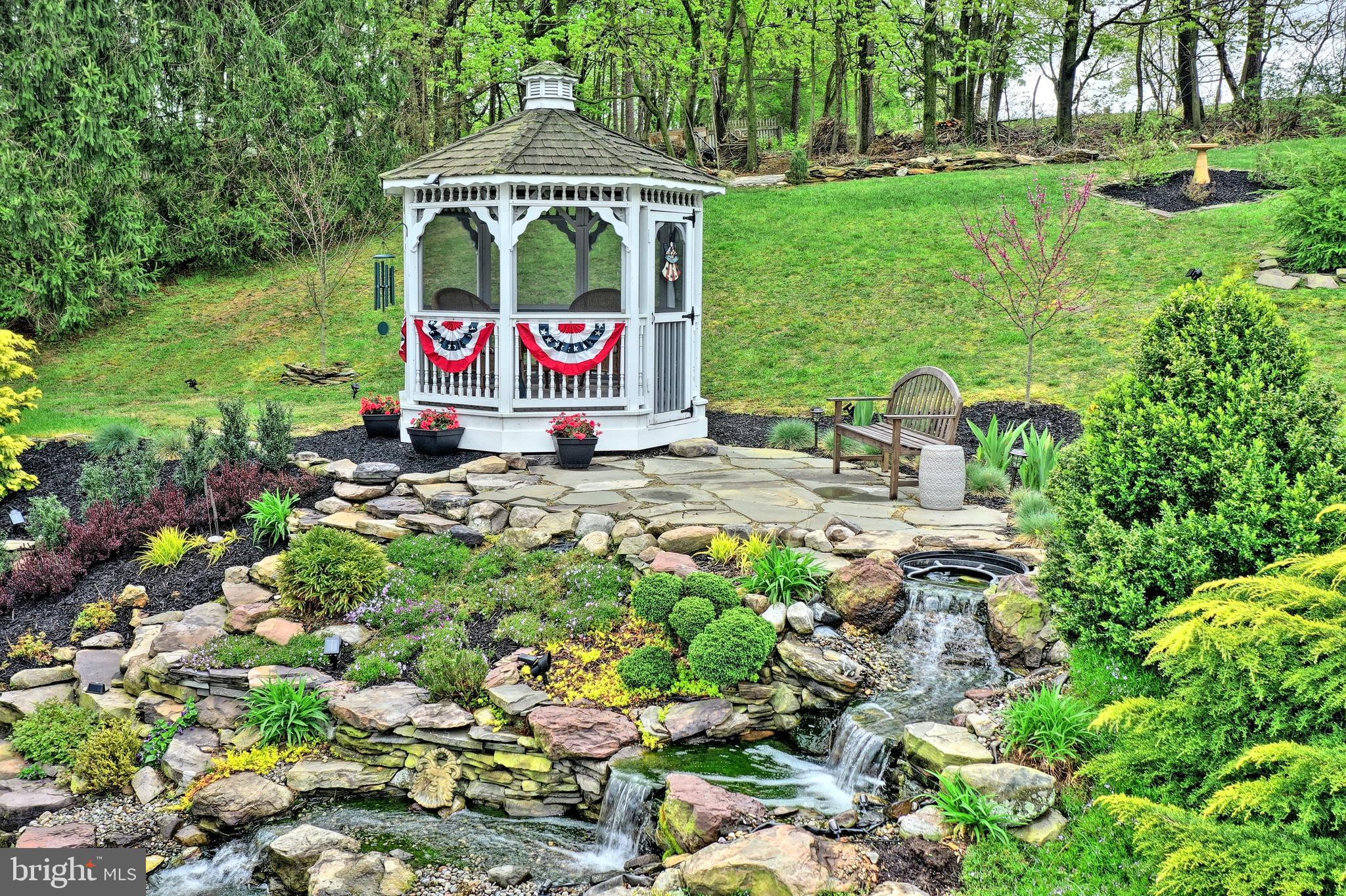 COLONIAL MEADOWS - Residential