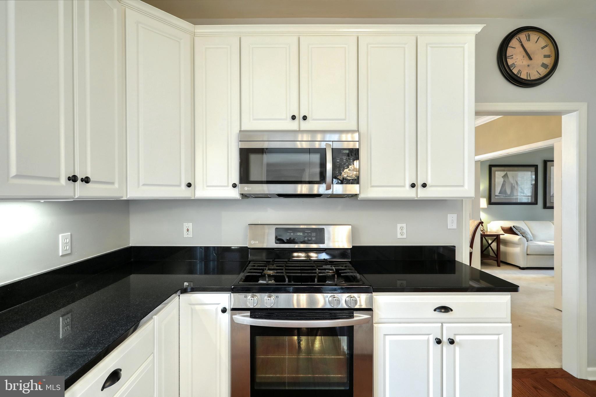 COLONIAL MEADOWS - Residential