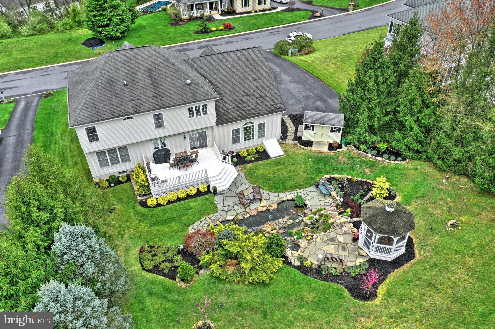 COLONIAL MEADOWS - Residential
