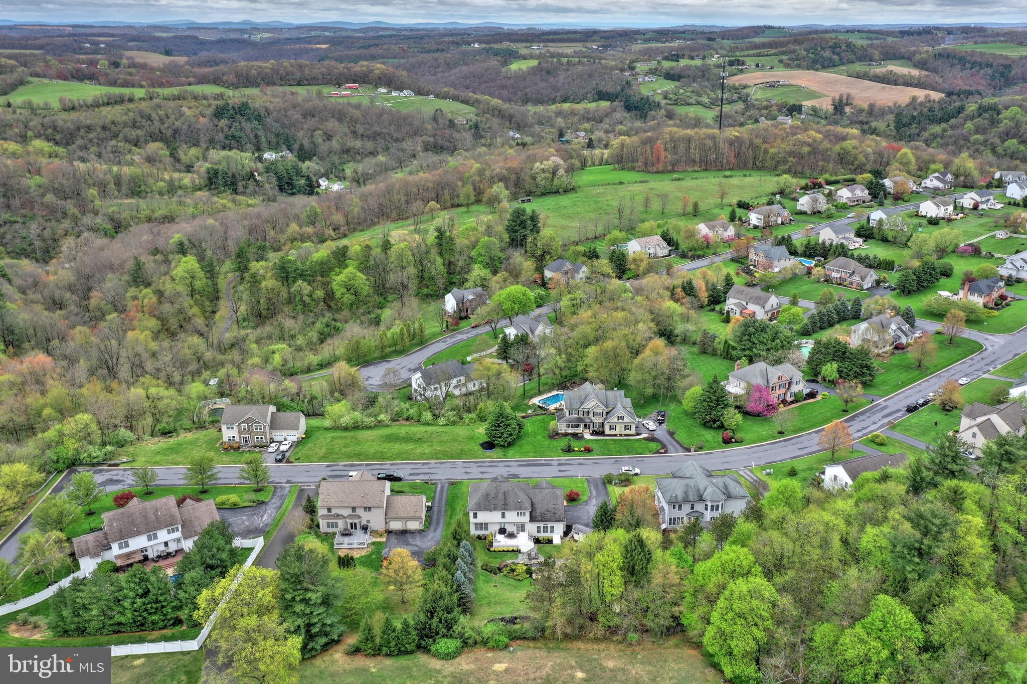 COLONIAL MEADOWS - Residential