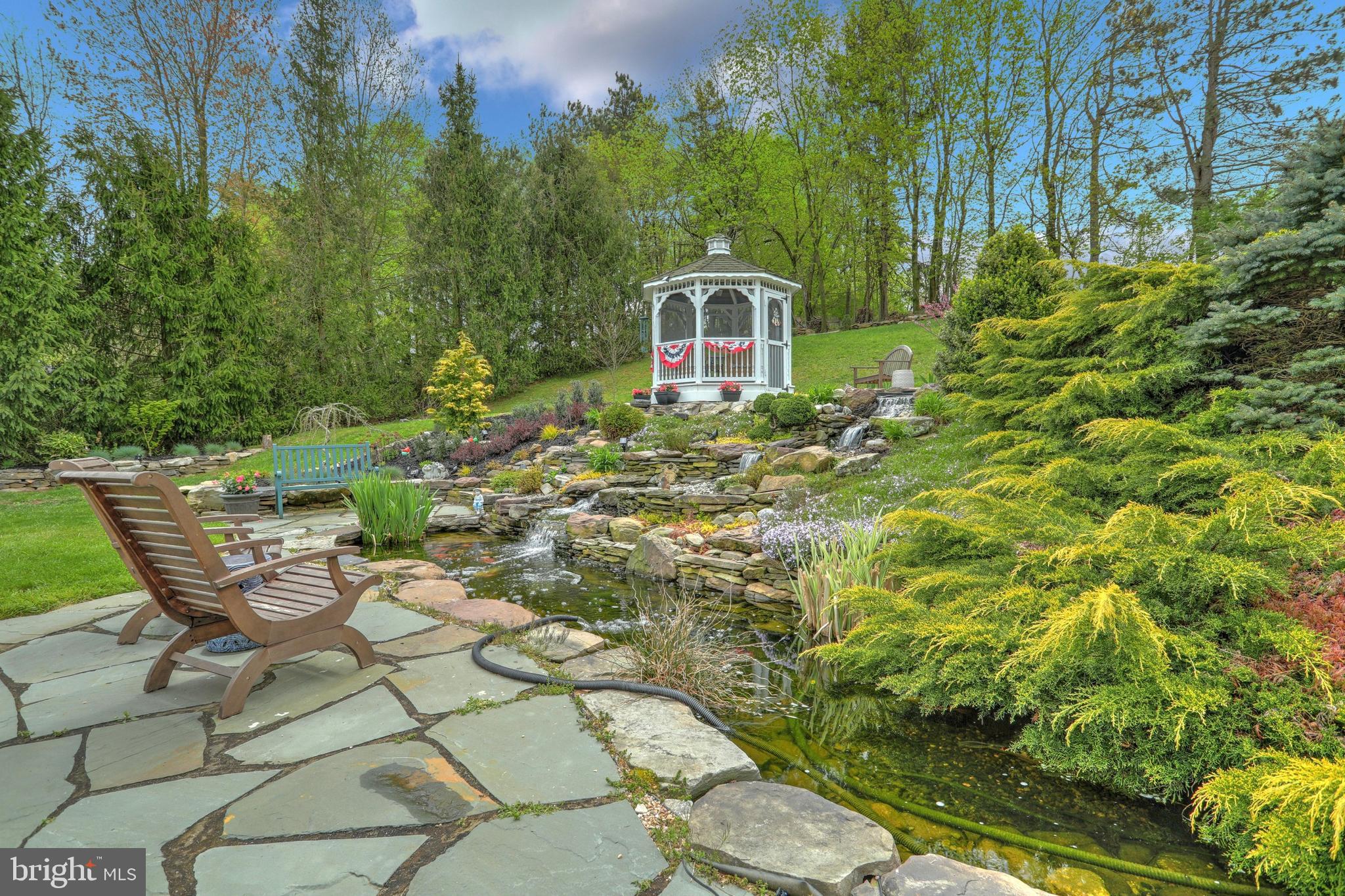 COLONIAL MEADOWS - Residential