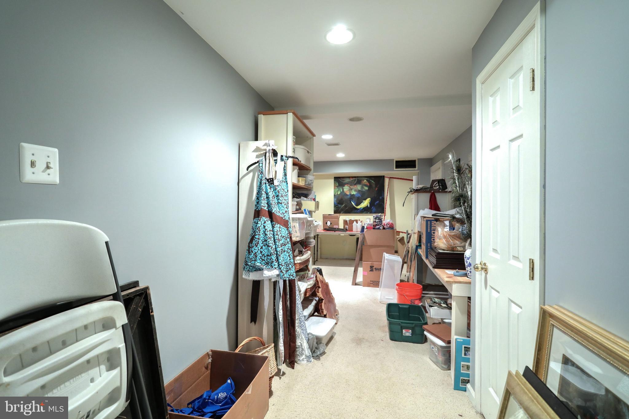 COLONIAL MEADOWS - Residential