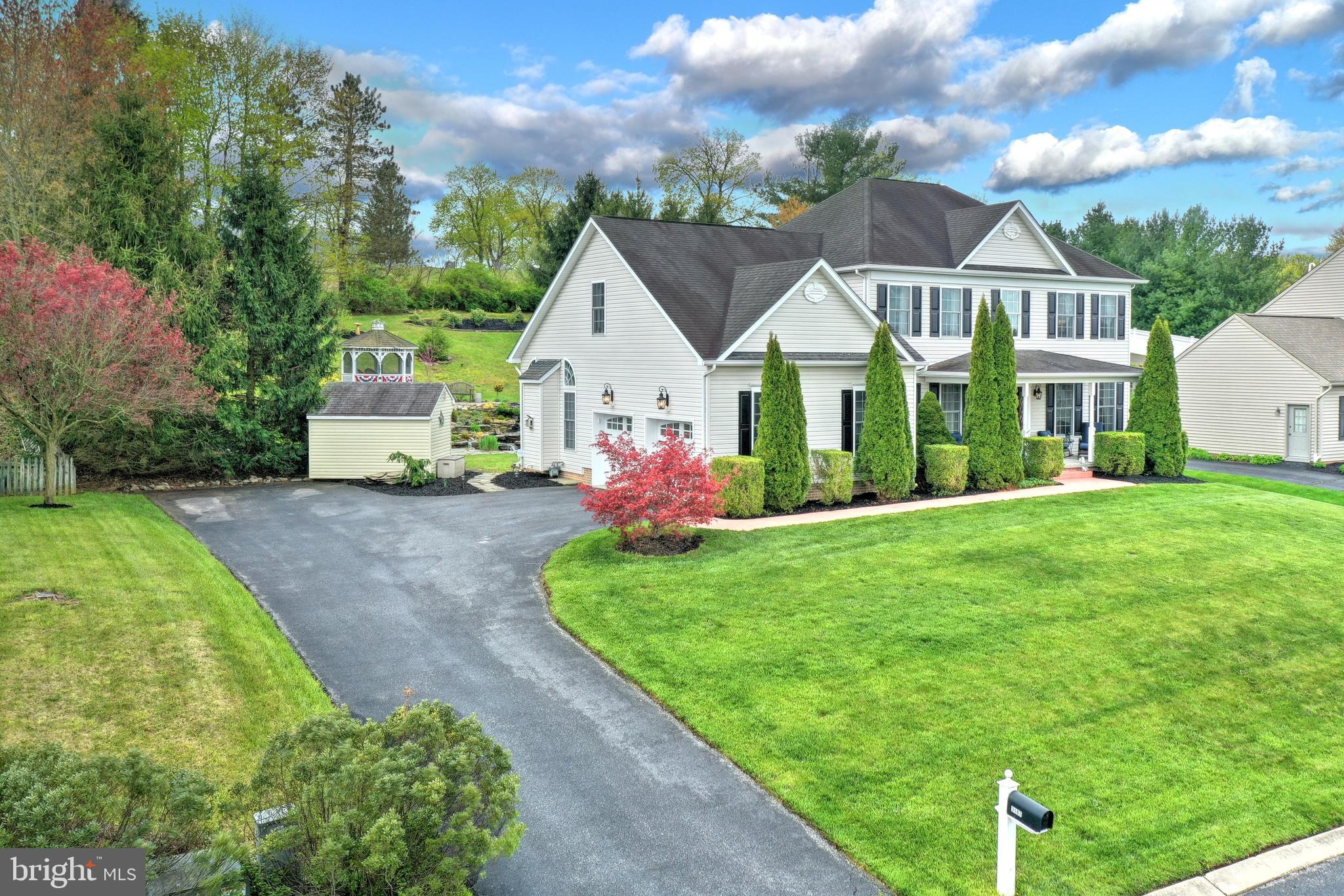 COLONIAL MEADOWS - Residential