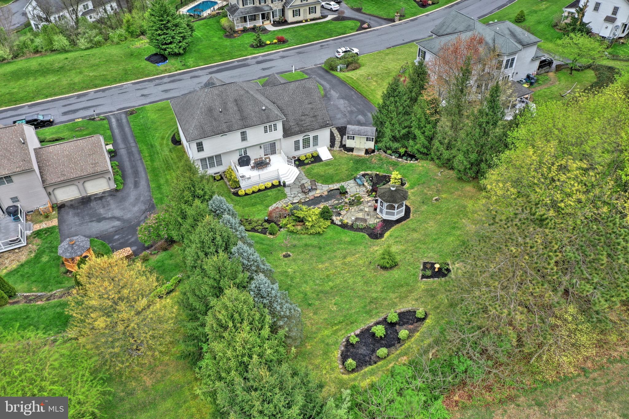 COLONIAL MEADOWS - Residential