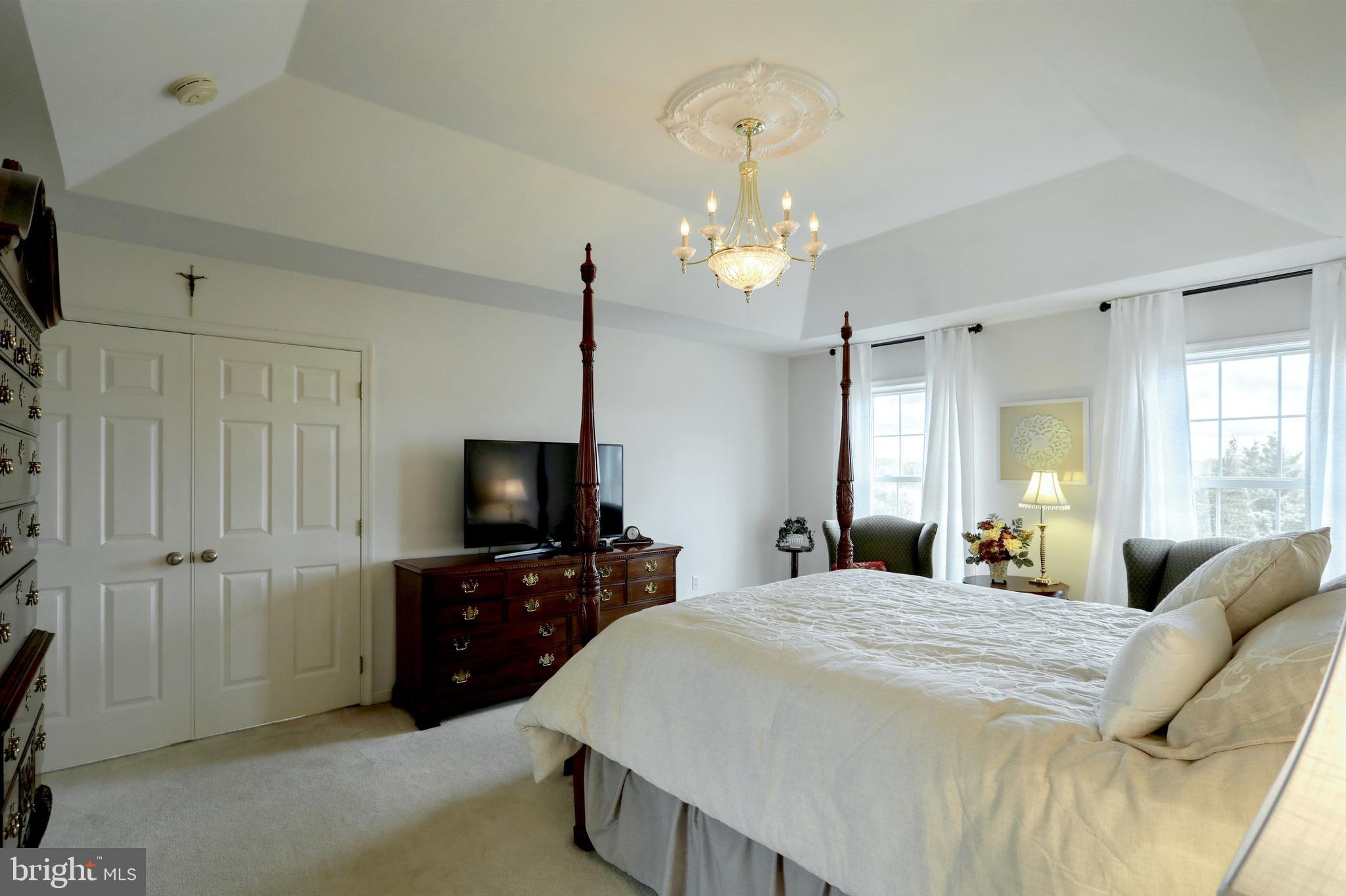 COLONIAL MEADOWS - Residential