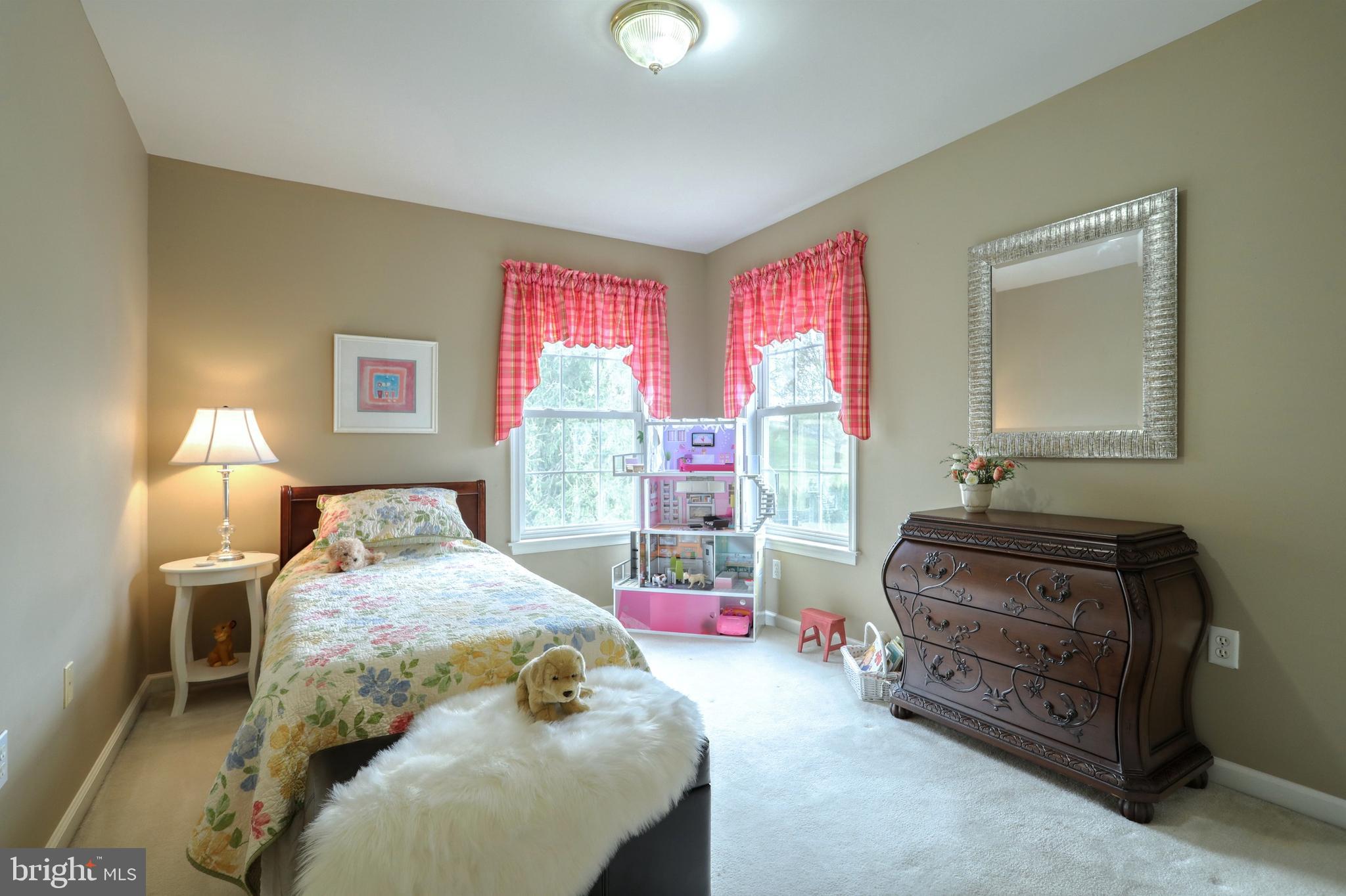 COLONIAL MEADOWS - Residential