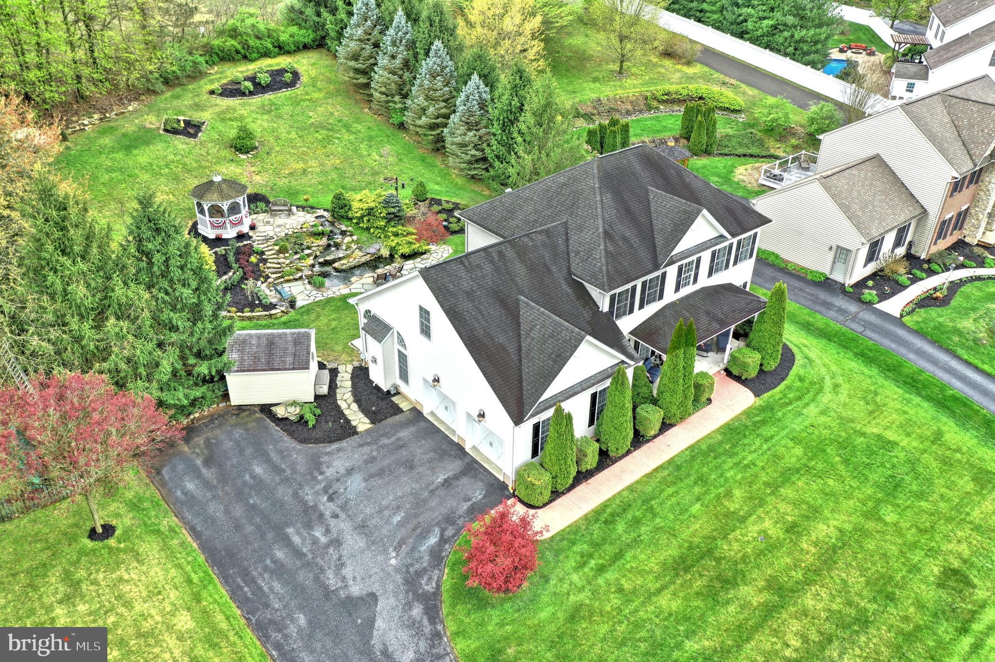 COLONIAL MEADOWS - Residential