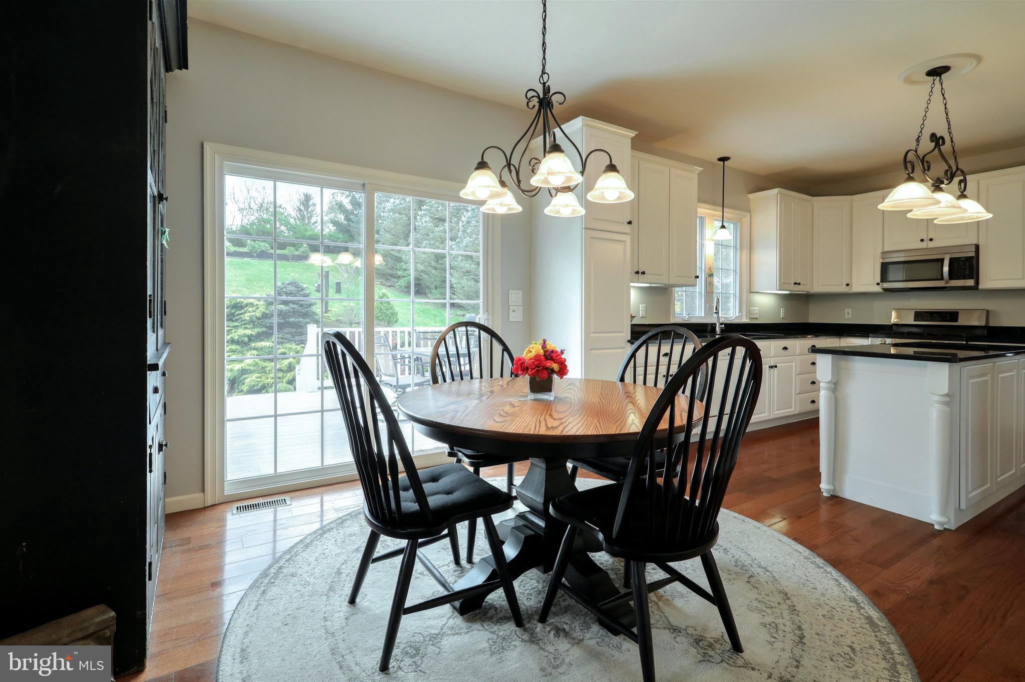 COLONIAL MEADOWS - Residential