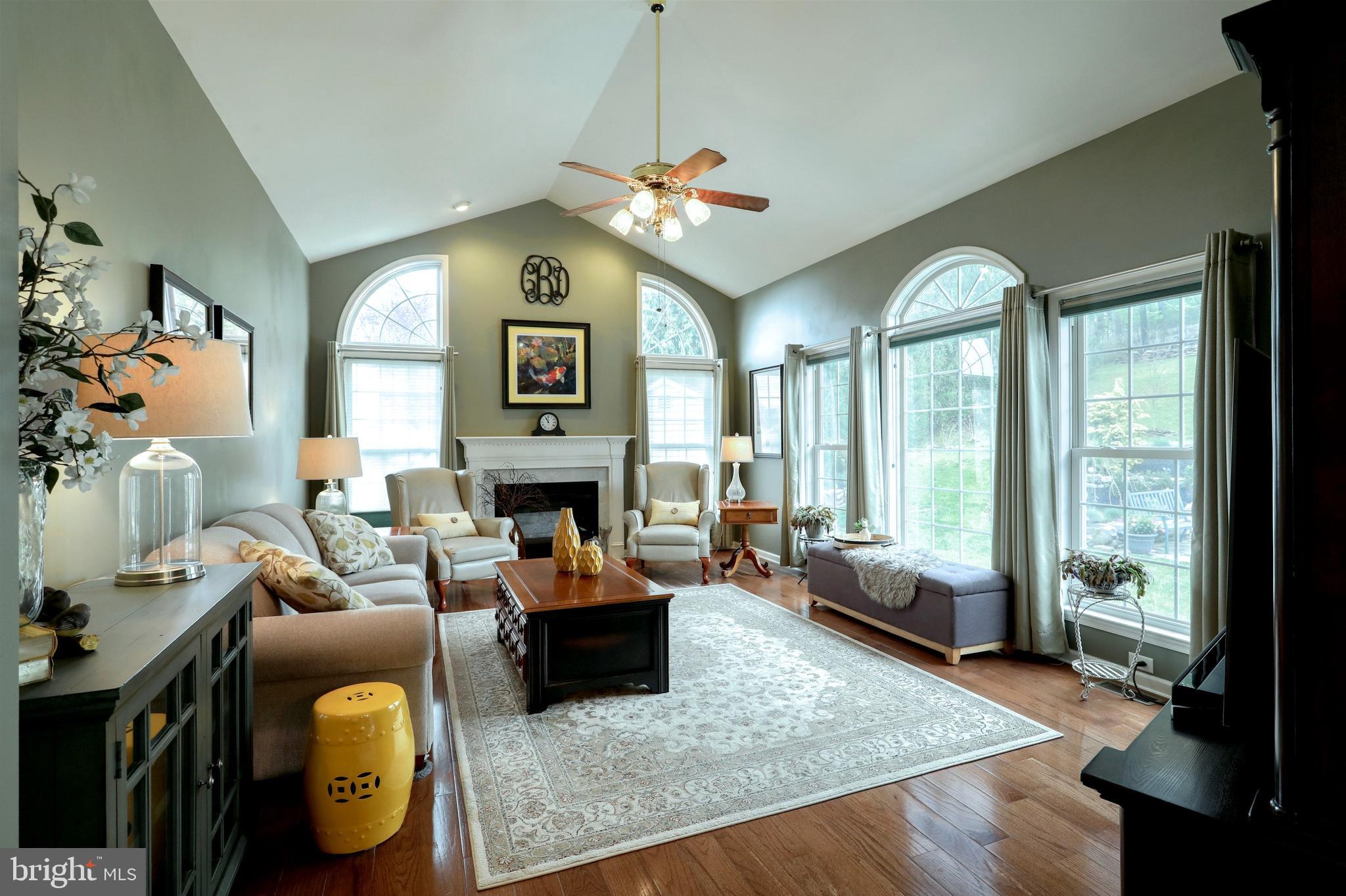 COLONIAL MEADOWS - Residential