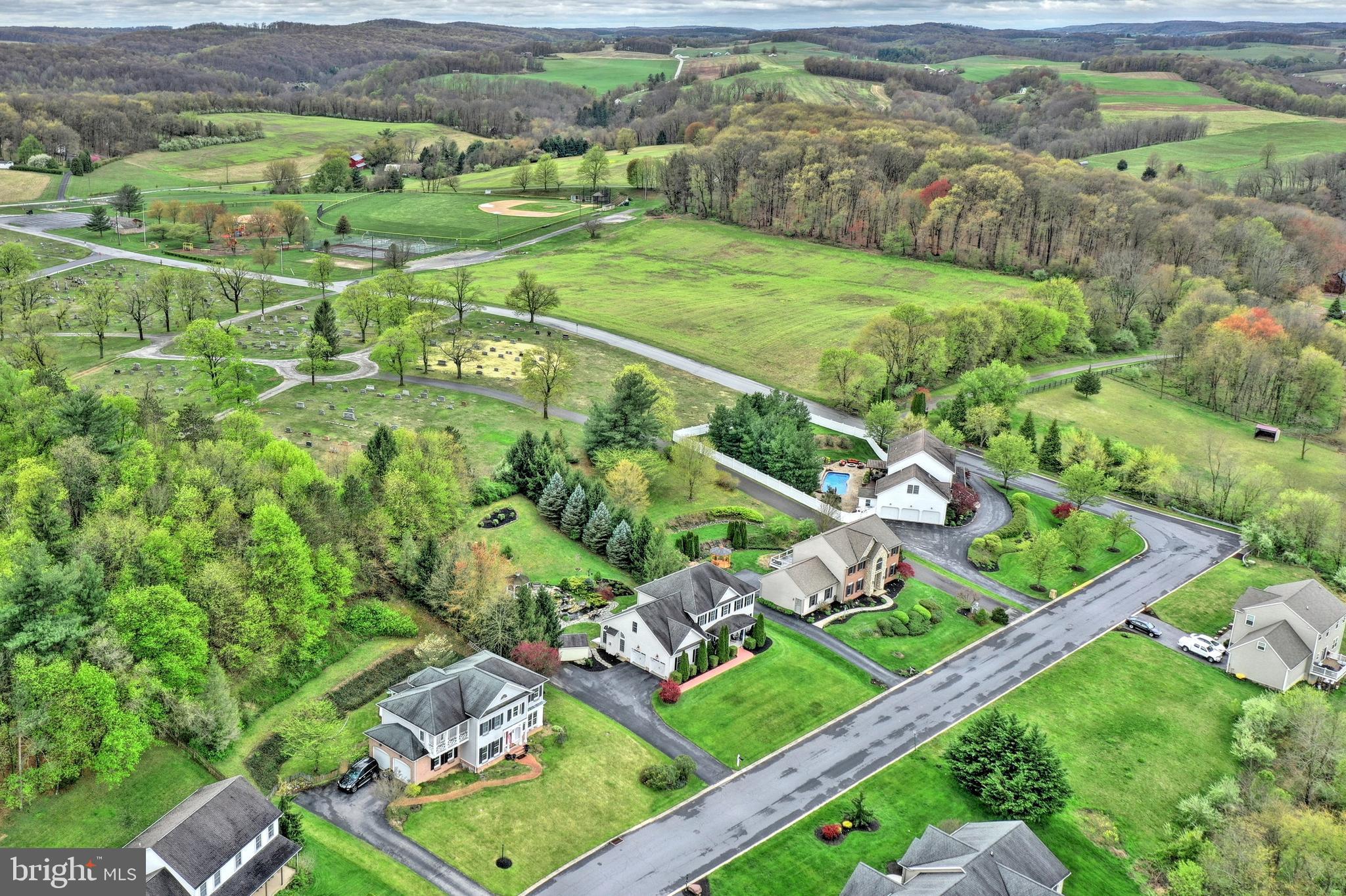 COLONIAL MEADOWS - Residential