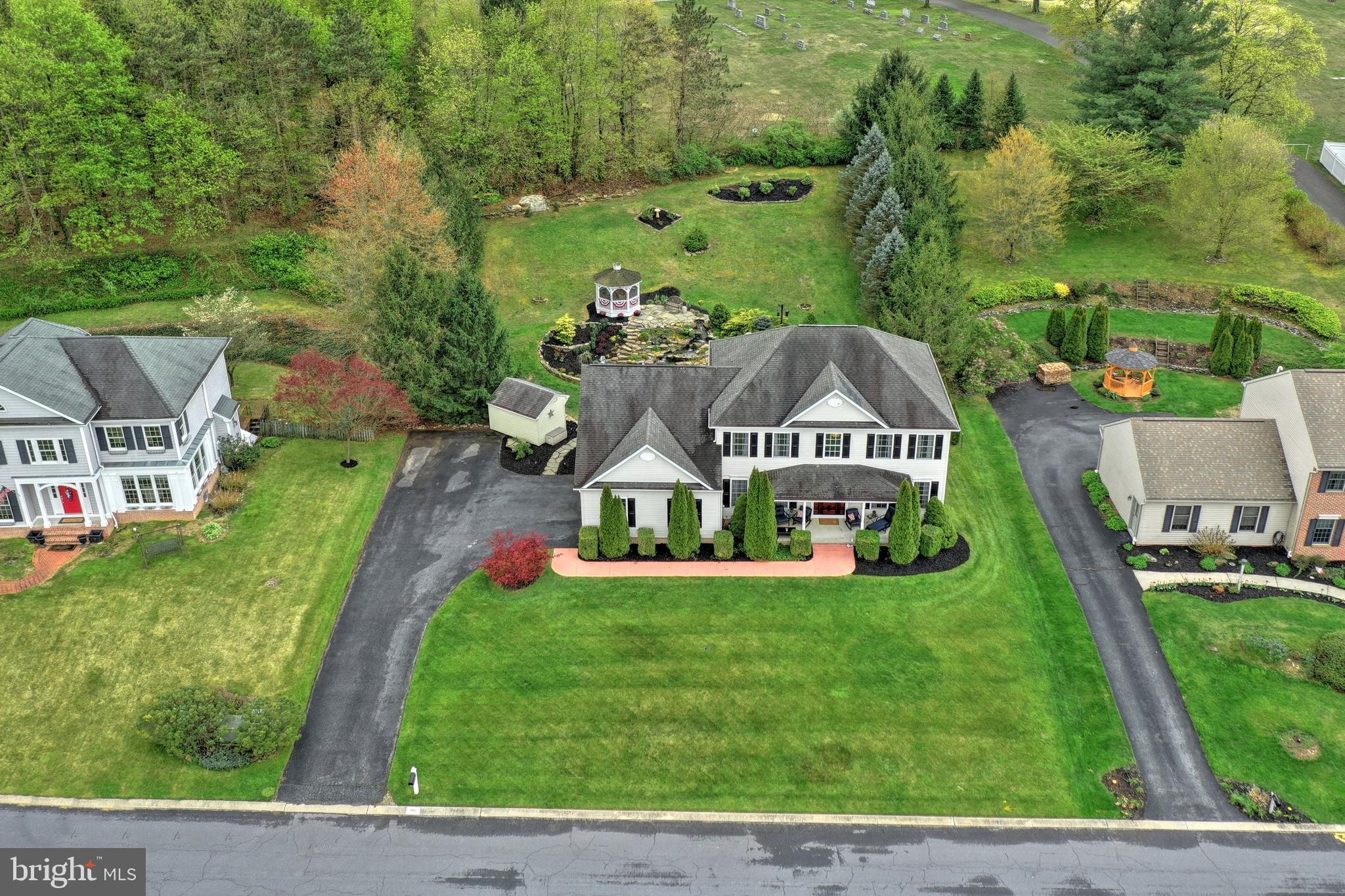 COLONIAL MEADOWS - Residential
