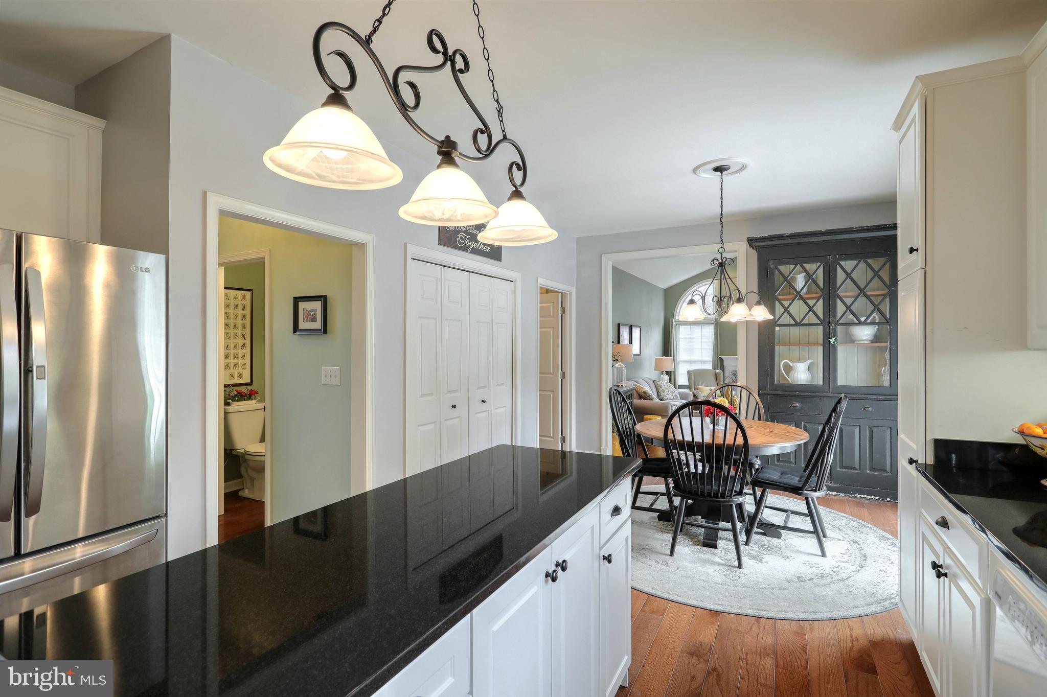COLONIAL MEADOWS - Residential