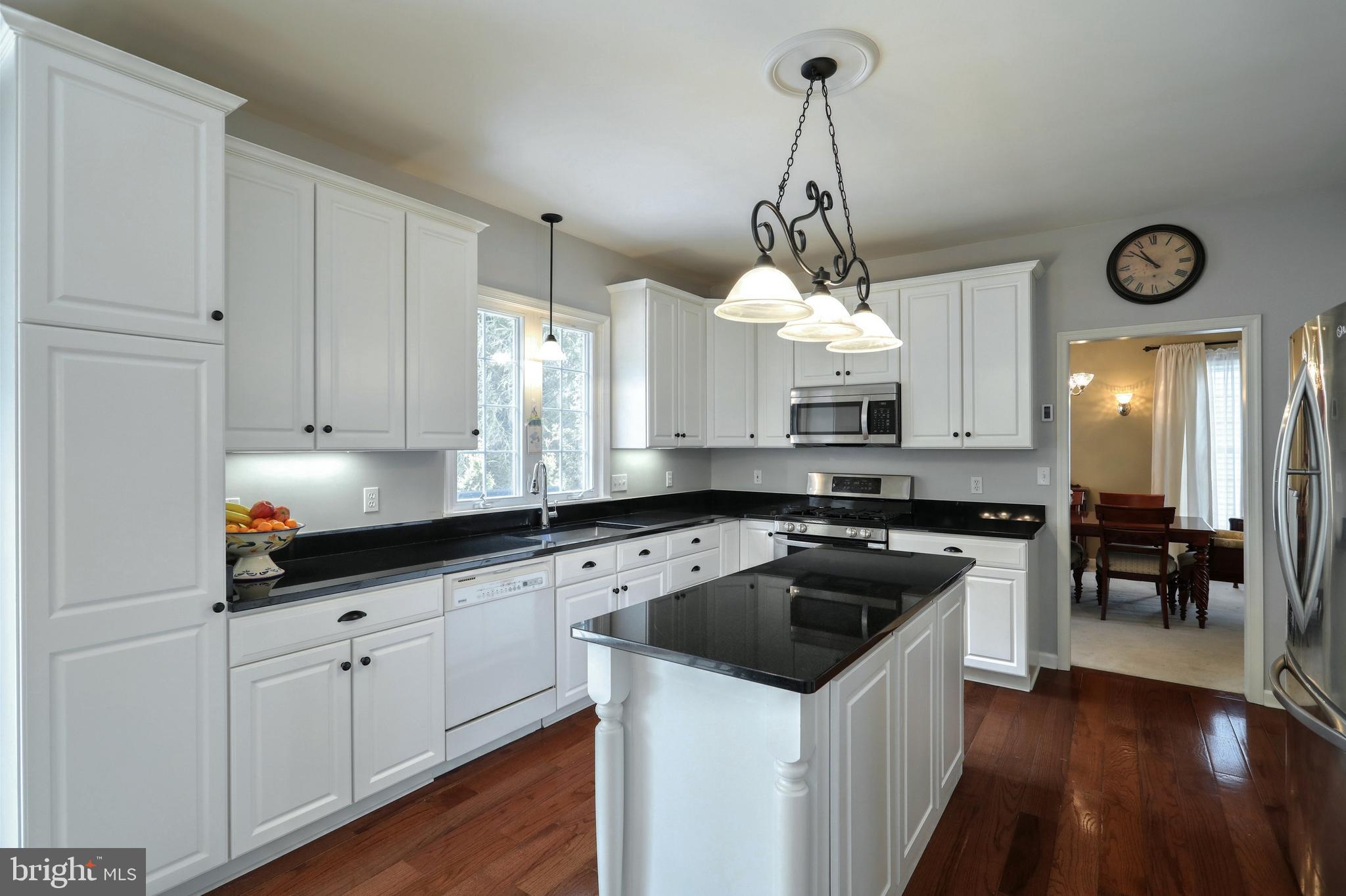 COLONIAL MEADOWS - Residential