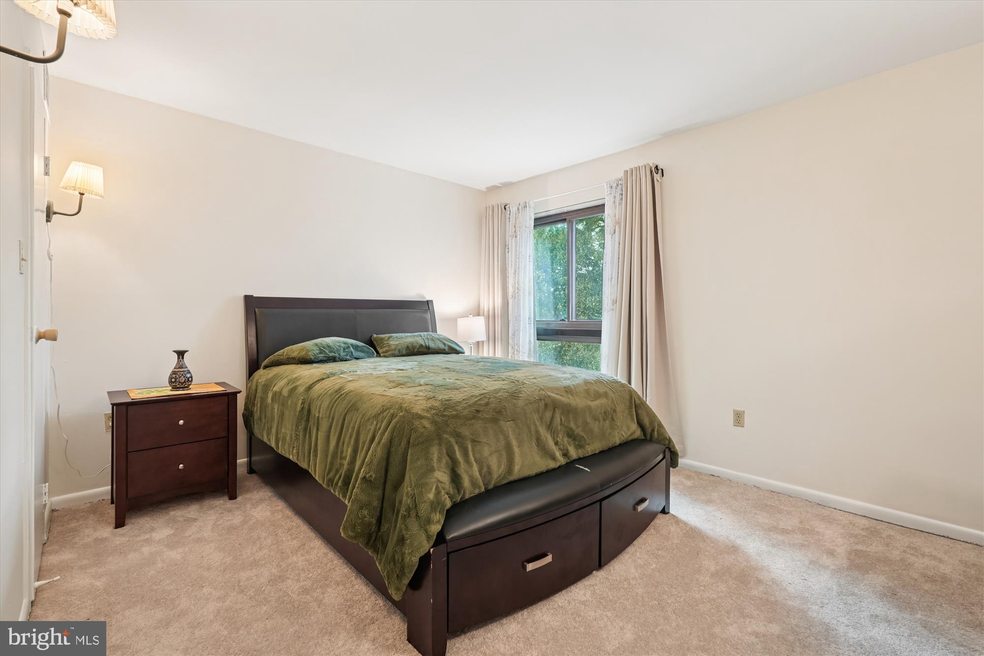 CAMELBACK VILLAGE - Residential
