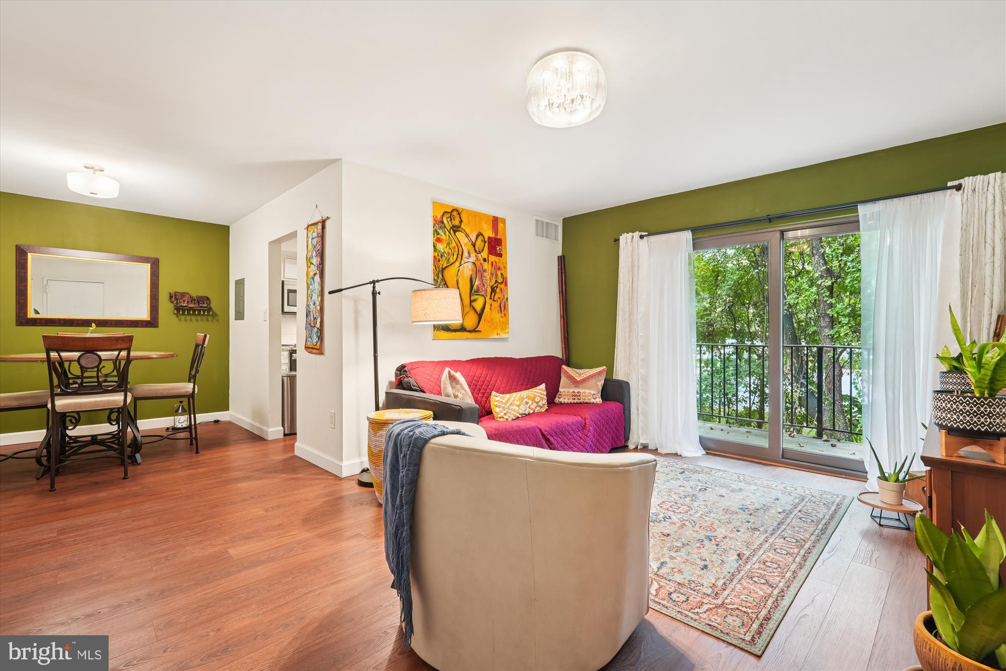 CAMELBACK VILLAGE - Residential