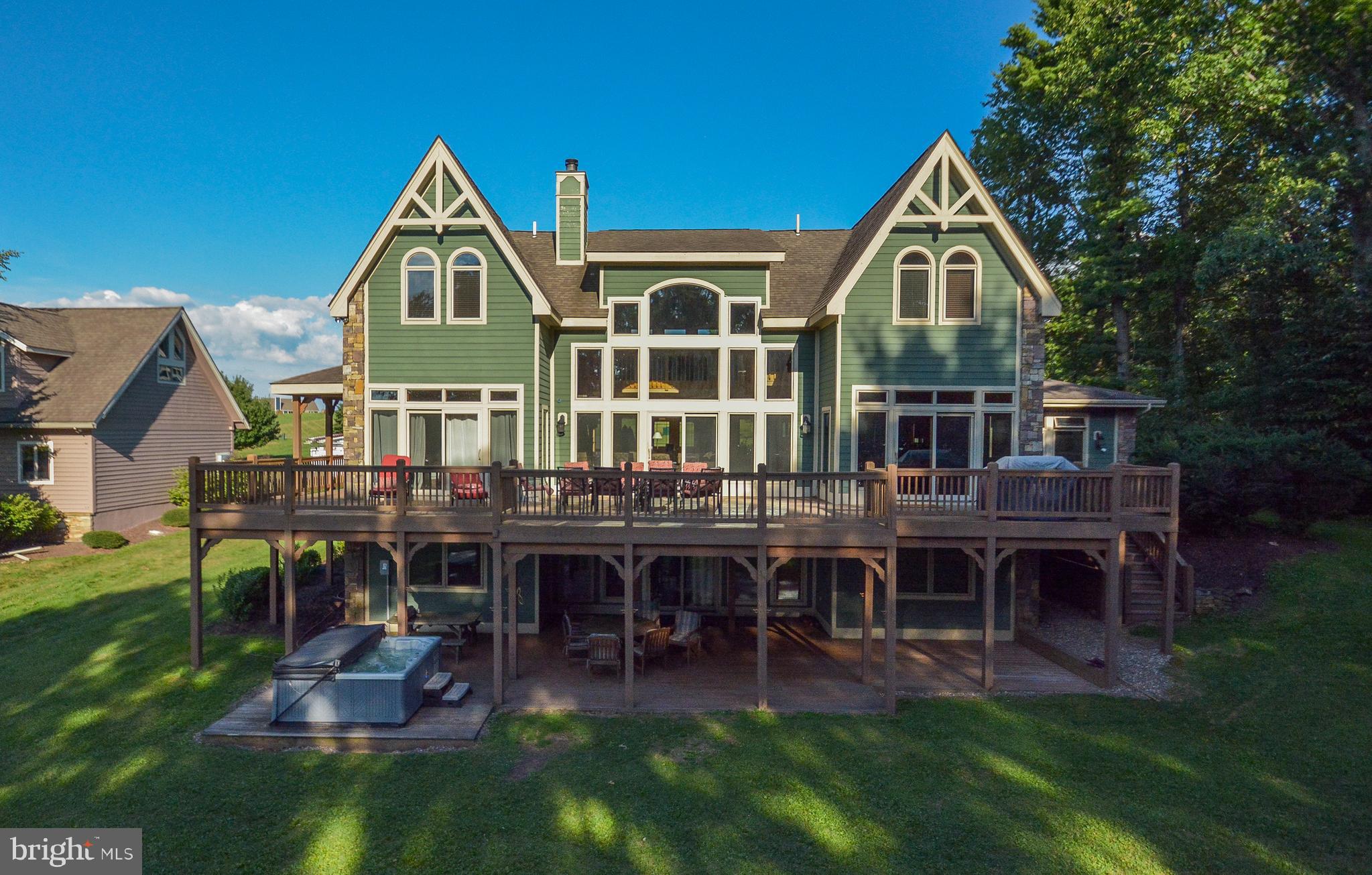 WATERFRONT GREENS - Residential