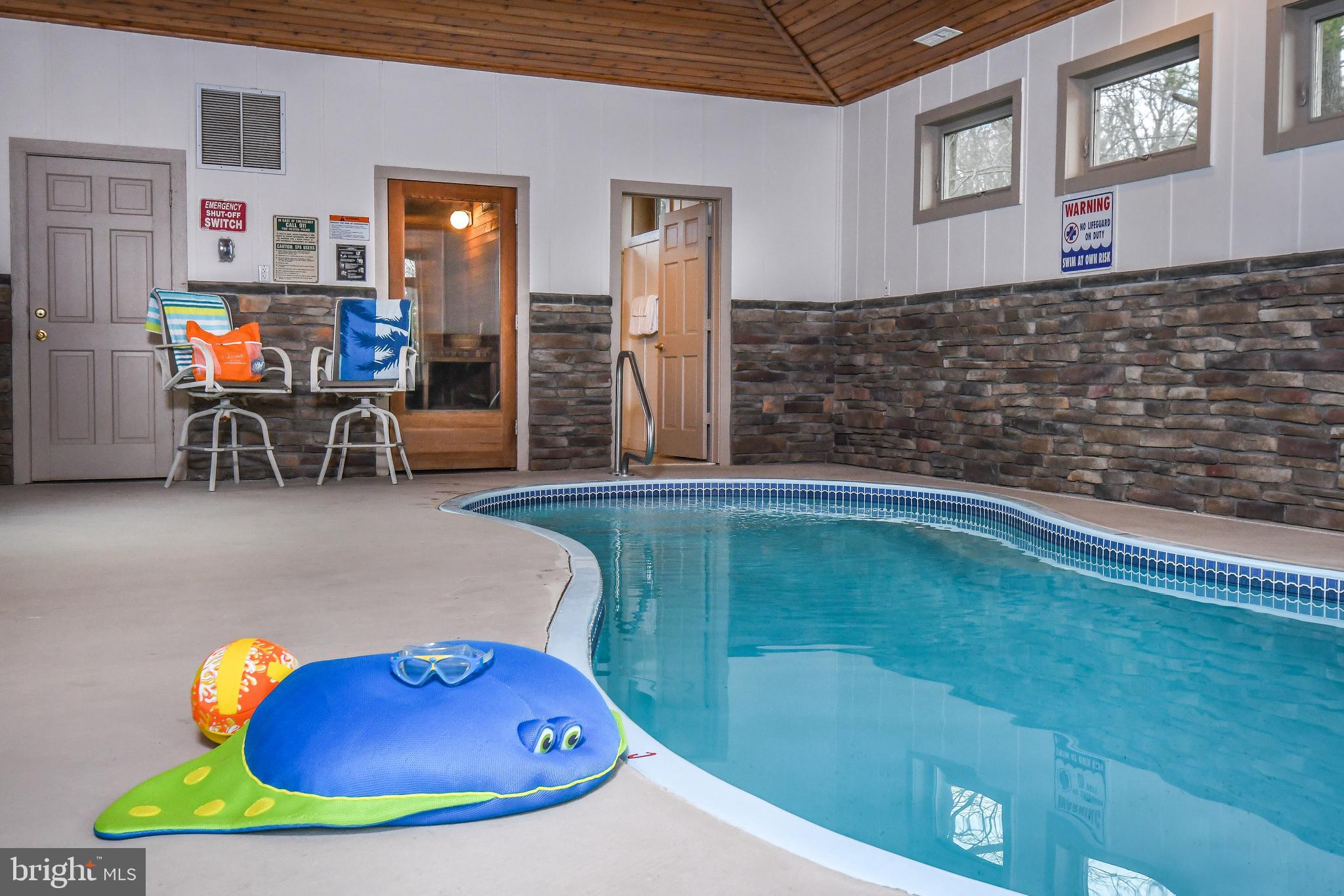 WATERFRONT GREENS - Residential