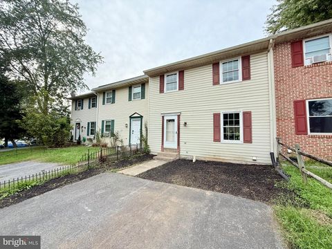 Photo of 157 Stone House Lane, COLUMBIA, PA 17512 (MLS # PALA2078506)