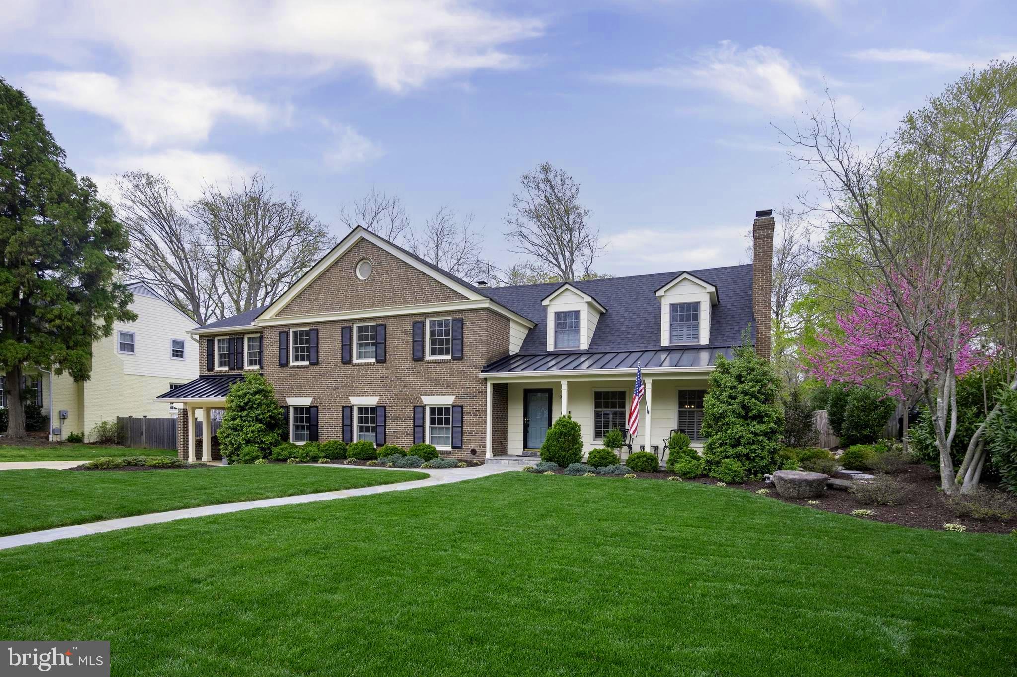 902 EMERALD DRIVE