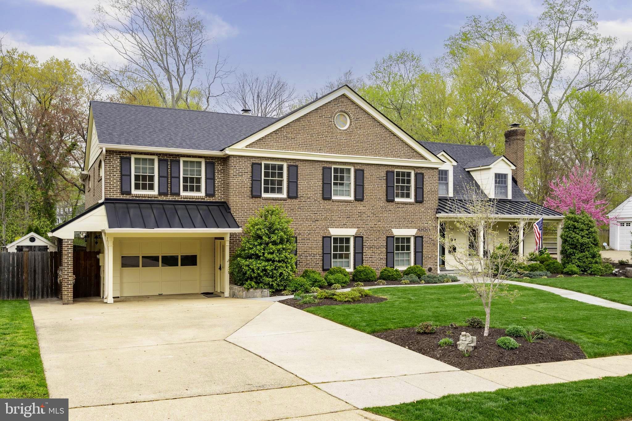902 EMERALD DRIVE